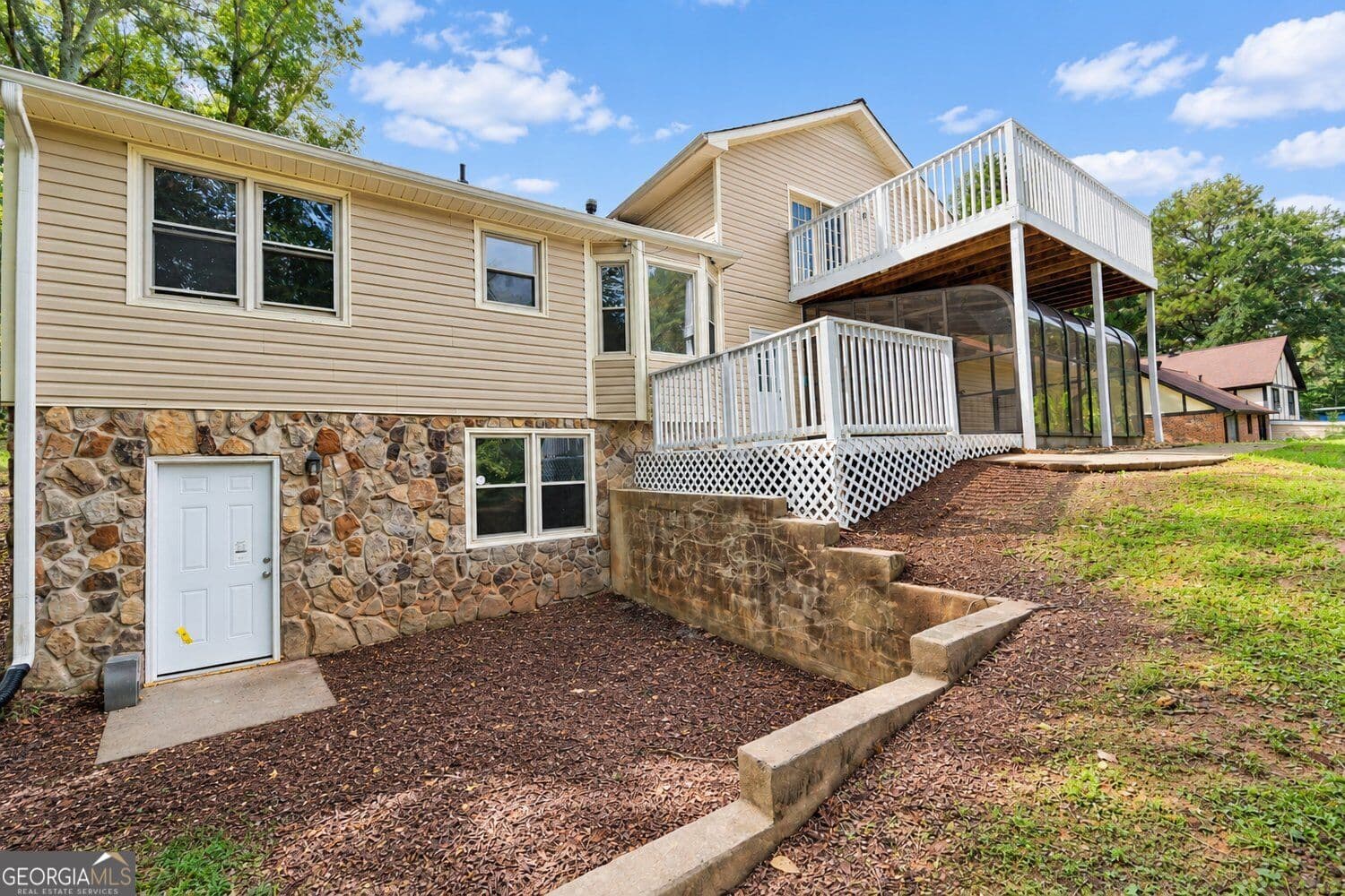 4 bedroom, 2.5 bathroom, 3,043 sq ft single family residence for sale at 551 Covered Bridge Trail, Fayetteville, GA 30214 — photo 6