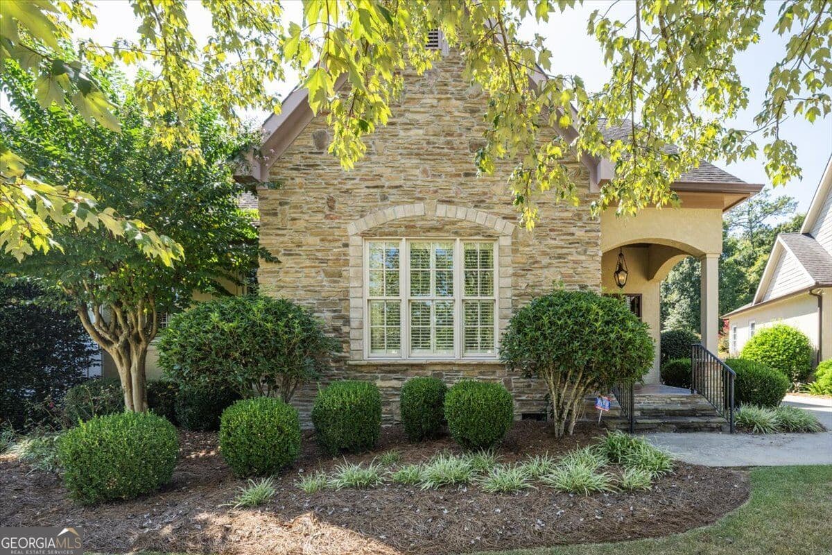 3 bedroom, 2 bathroom, 2,653 sq ft single family residence under contract at 427 Leamington Lane, Macon, GA 31220 — photo 3