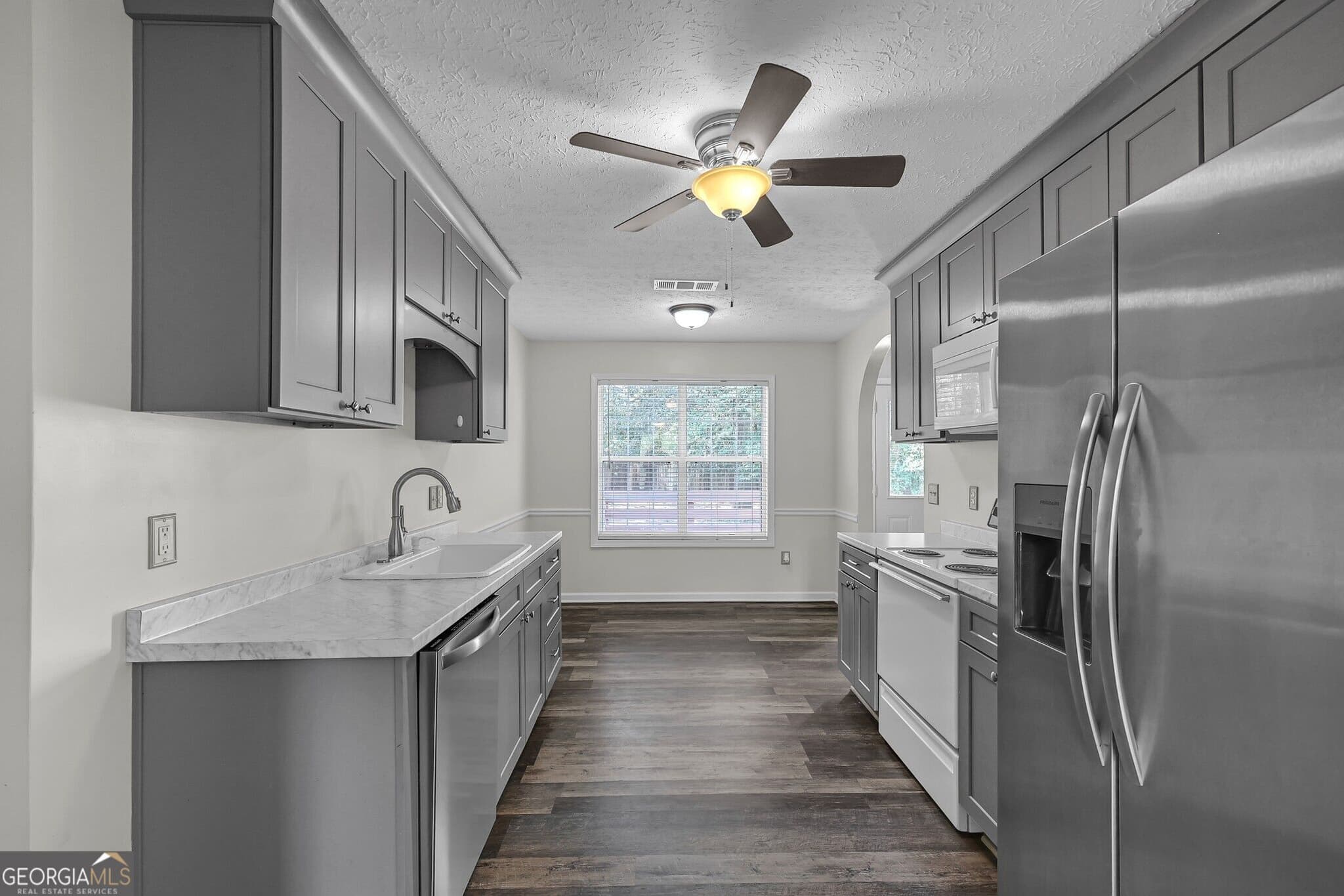 3 bedroom, 2 bathroom, 1,562 sq ft single family residence for sale at 4345 Lexington Ridge Drive, Loganville, GA 30052 — photo 6