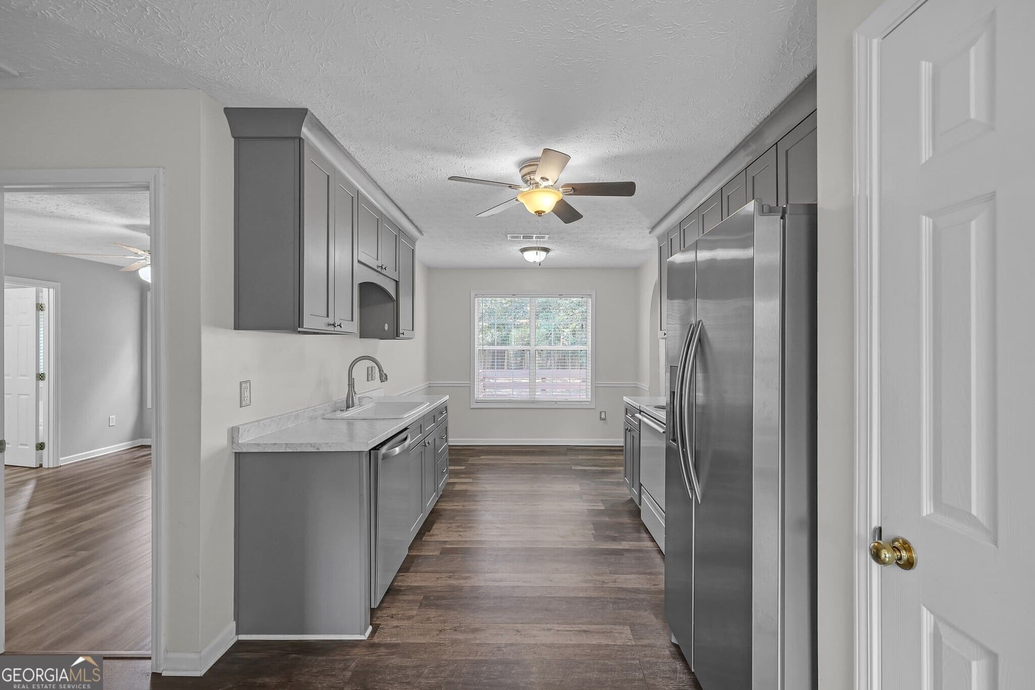 3 bedroom, 2 bathroom, 1,562 sq ft single family residence for sale at 4345 Lexington Ridge Drive, Loganville, GA 30052 — photo 3
