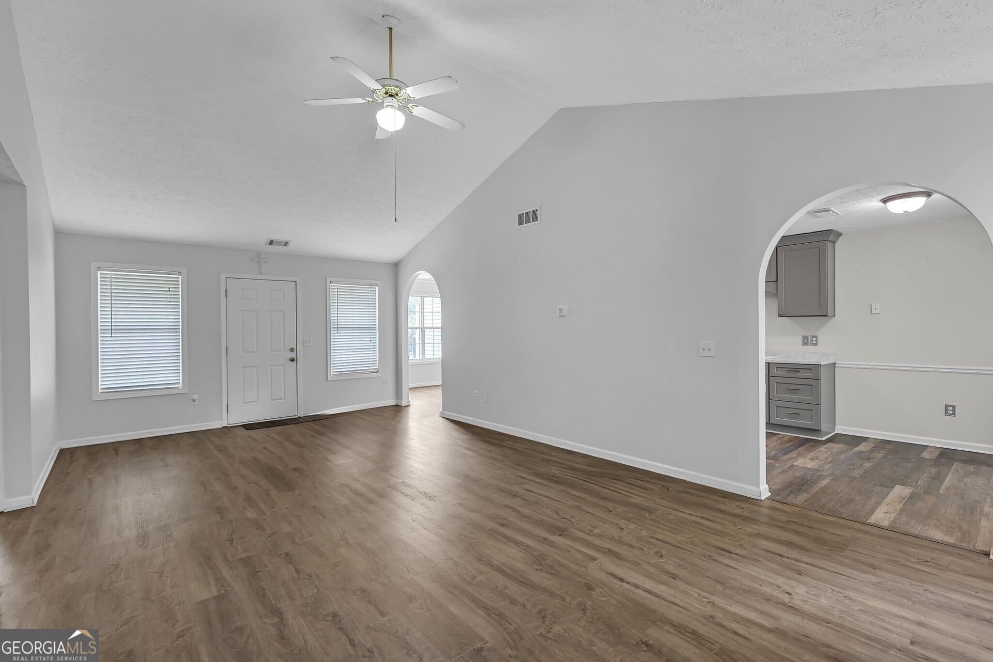 3 bedroom, 2 bathroom, 1,562 sq ft single family residence for sale at 4345 Lexington Ridge Drive, Loganville, GA 30052 — photo 5