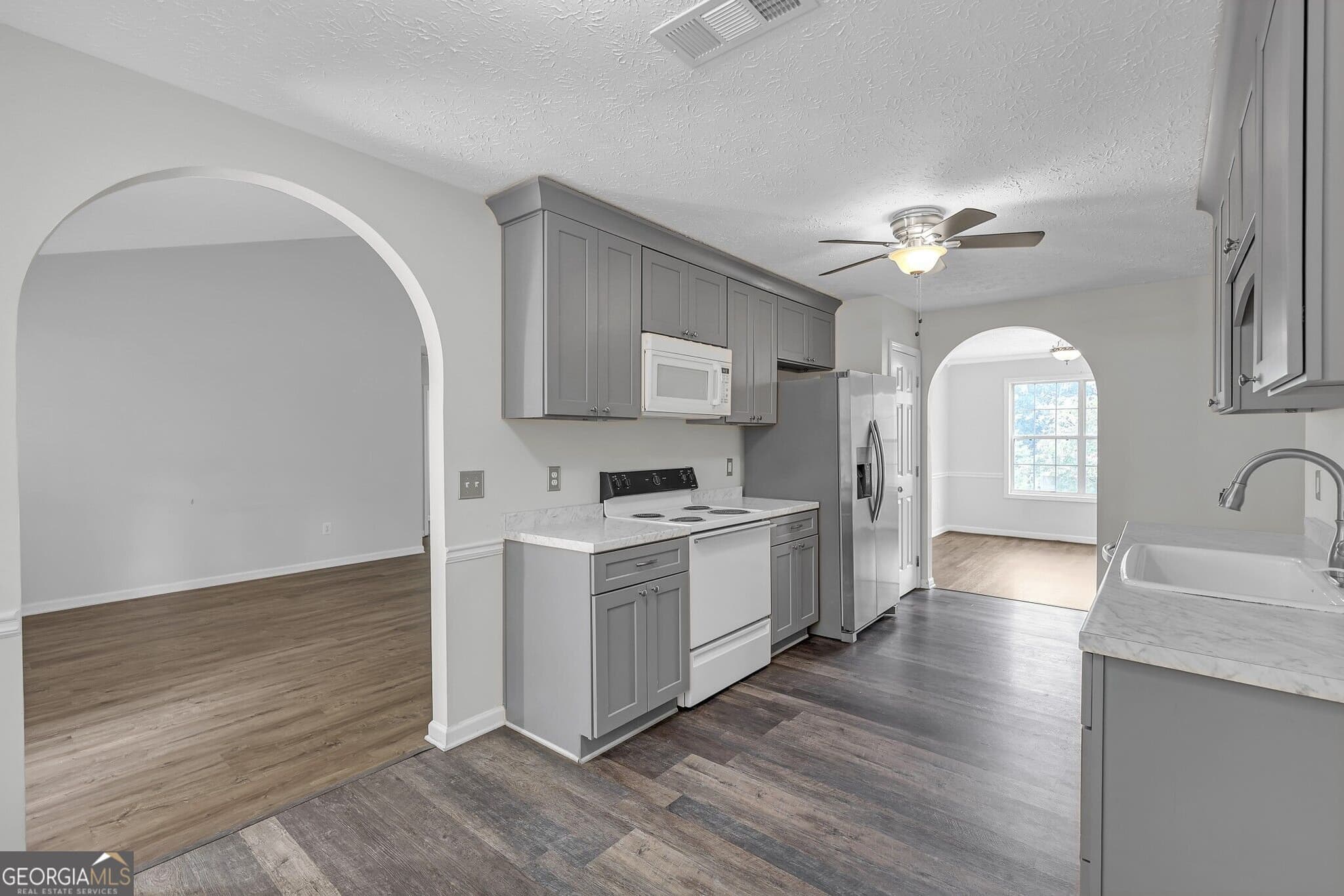 3 bedroom, 2 bathroom, 1,562 sq ft single family residence for sale at 4345 Lexington Ridge Drive, Loganville, GA 30052 — photo 9