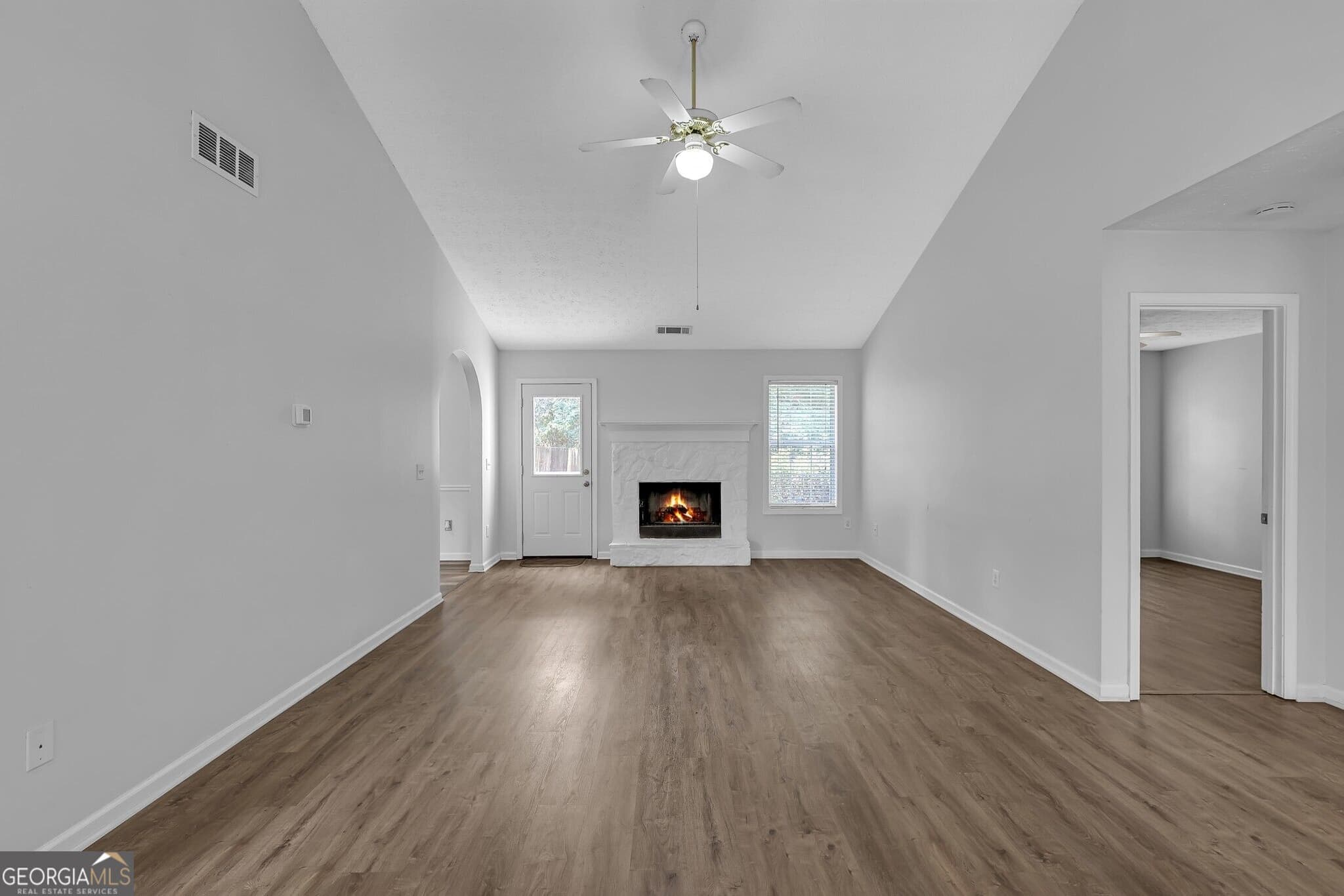 3 bedroom, 2 bathroom, 1,562 sq ft single family residence for sale at 4345 Lexington Ridge Drive, Loganville, GA 30052 — photo 4