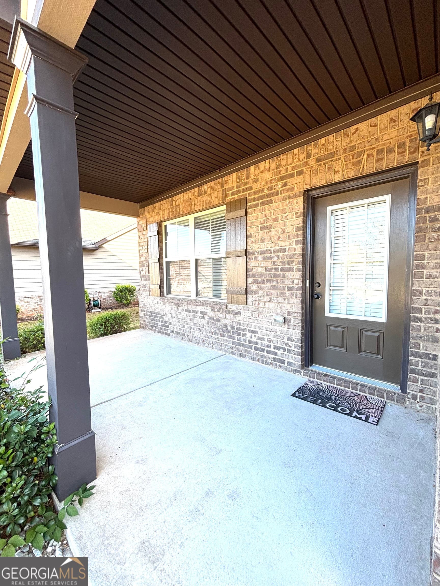 5 bedroom, 3 bathroom, 3,218 sq ft single family residence for sale at 197 Weymouth Drive, Locust Grove, GA 30248 — photo 2
