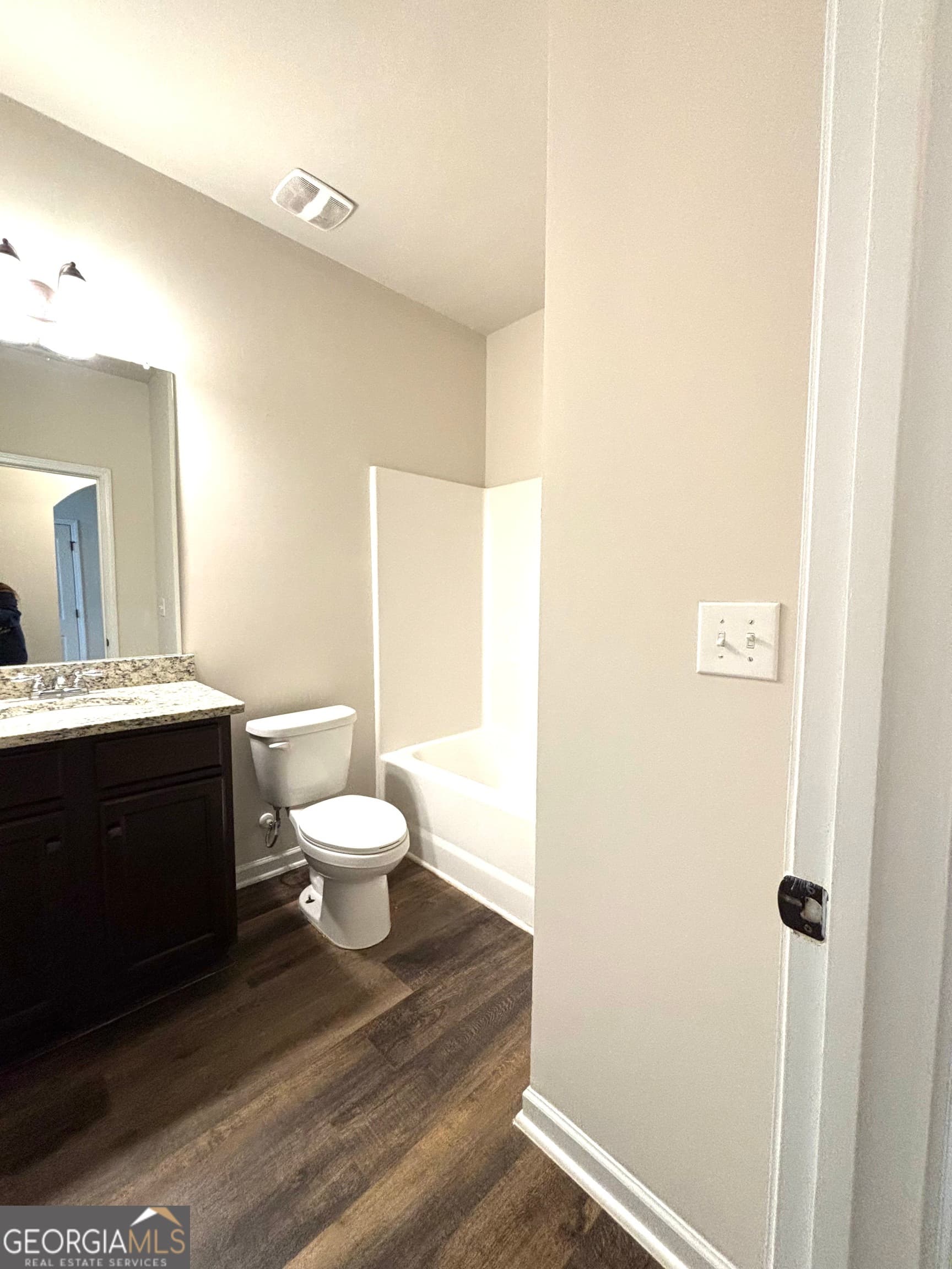 5 bedroom, 3 bathroom, 3,218 sq ft single family residence for sale at 197 Weymouth Drive, Locust Grove, GA 30248 — photo 6