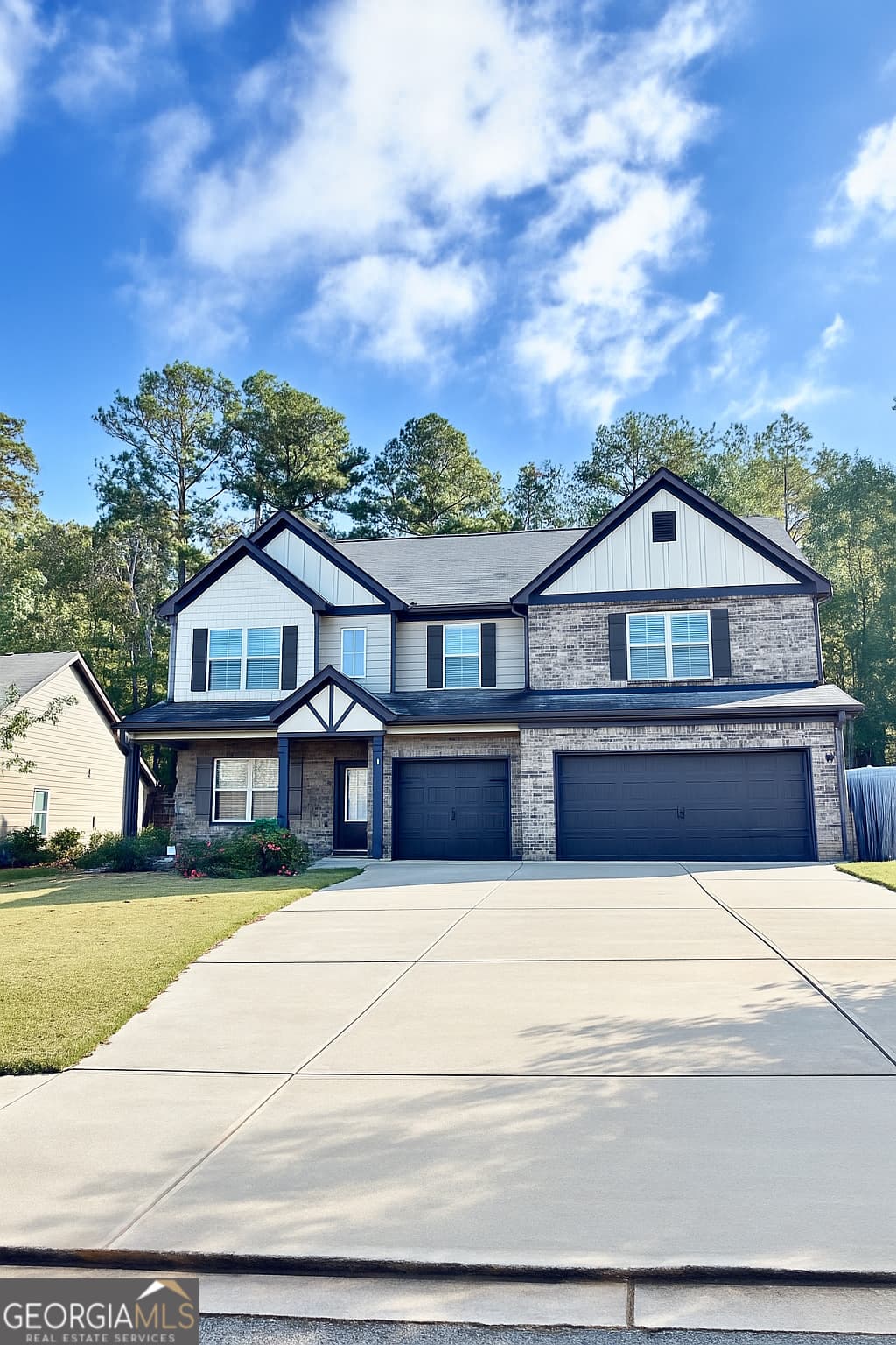 5 bedroom, 3 bathroom, 3,218 sq ft single family residence for sale at 197 Weymouth Drive, Locust Grove, GA 30248 — photo 1 of 31