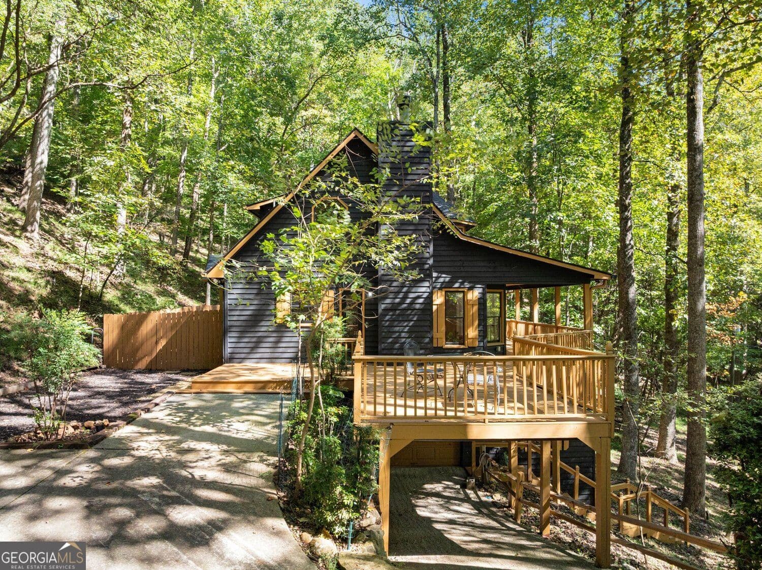 4 bedroom, 3 bathroom, 2,194 sq ft single family residence for sale at 125 Owltown Drive, Ellijay, GA 30536 — photo 4