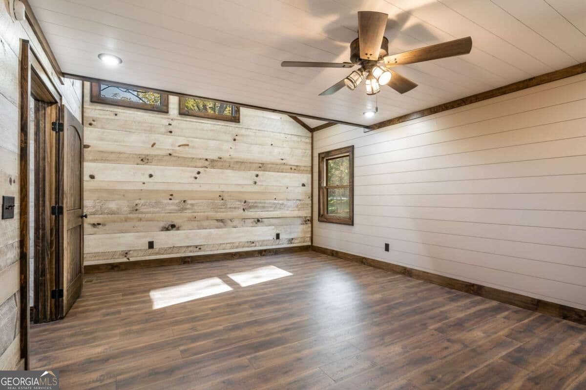 4 bedroom, 3.5 bathroom, 3,864 sq ft cabin,single family residence for sale at 7590 Mobile Road, Blue Ridge, GA 30513 — photo 10