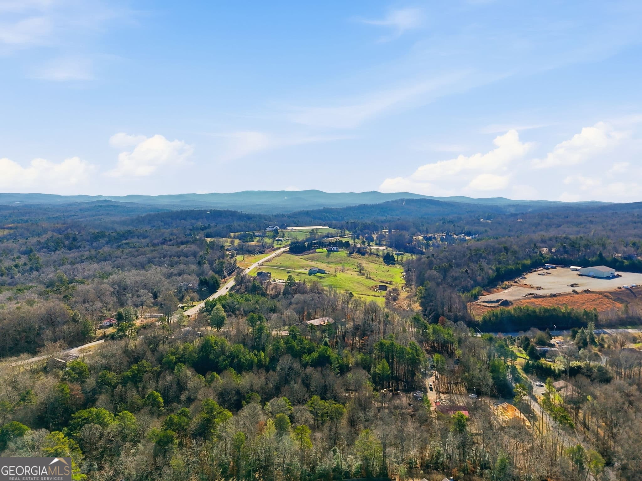4 bedroom, 3.5 bathroom, 2,818 sq ft single family residence for sale at 218 Highland Pointe Drive, Ellijay, GA 30536 — photo 7