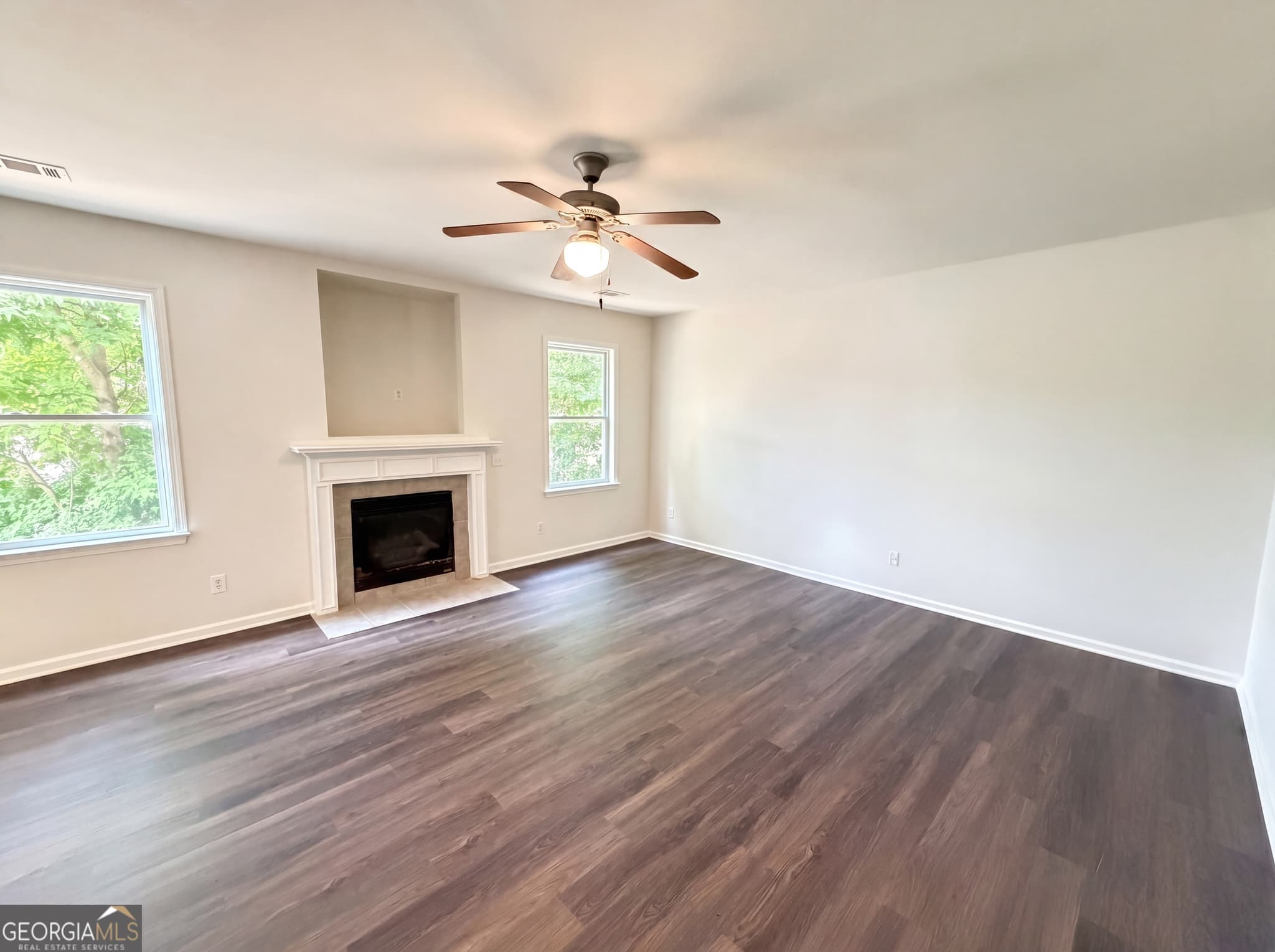 4 bedroom, 2.5 bathroom, 2,894 sq ft single family residence for sale at 109 Puckett Court, Canton, GA 30115 — photo 3