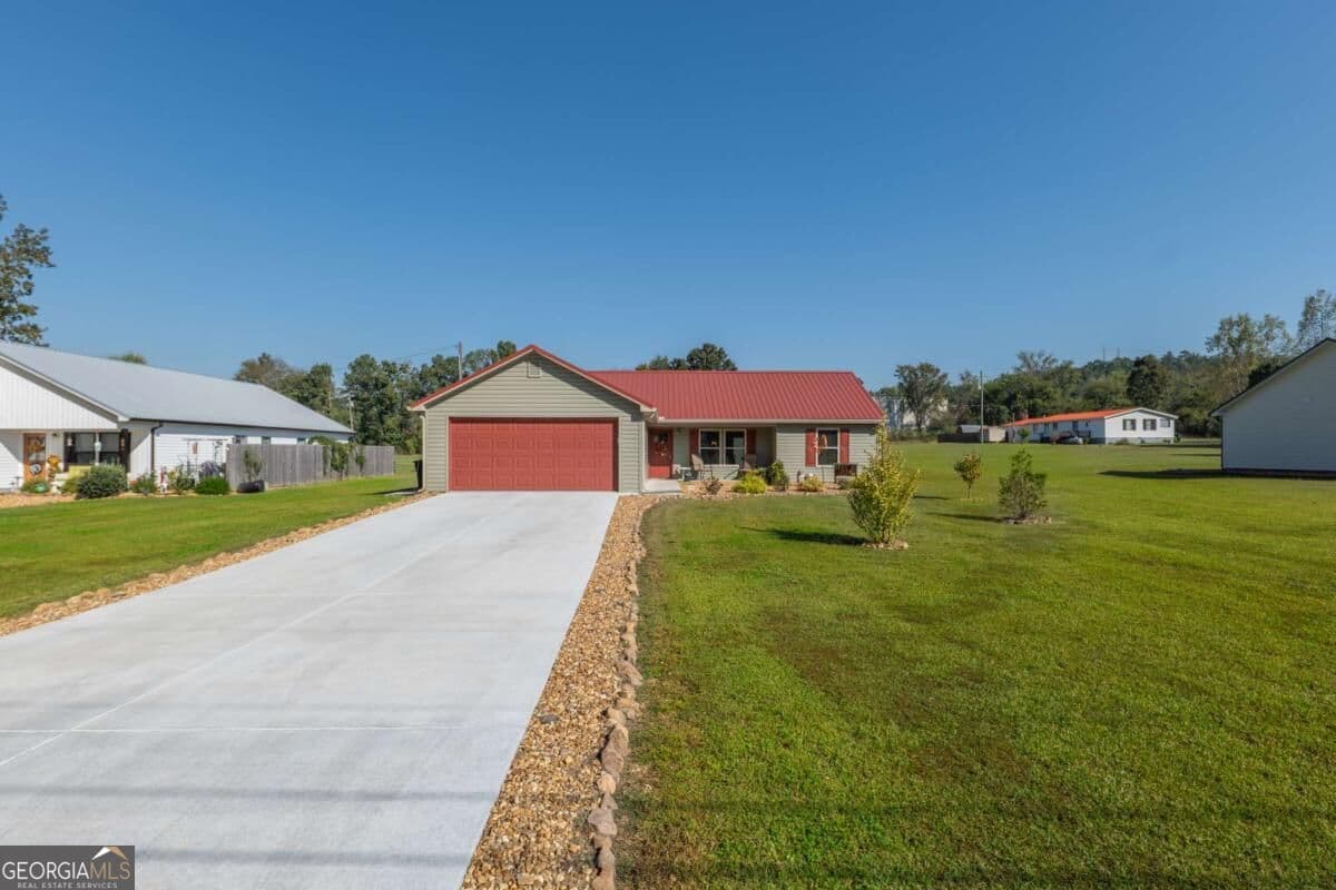 3 bedroom, 2 bathroom, 1,675 sq ft single family residence for sale at 124 Kelly Drive, White, GA 30184 — photo 3