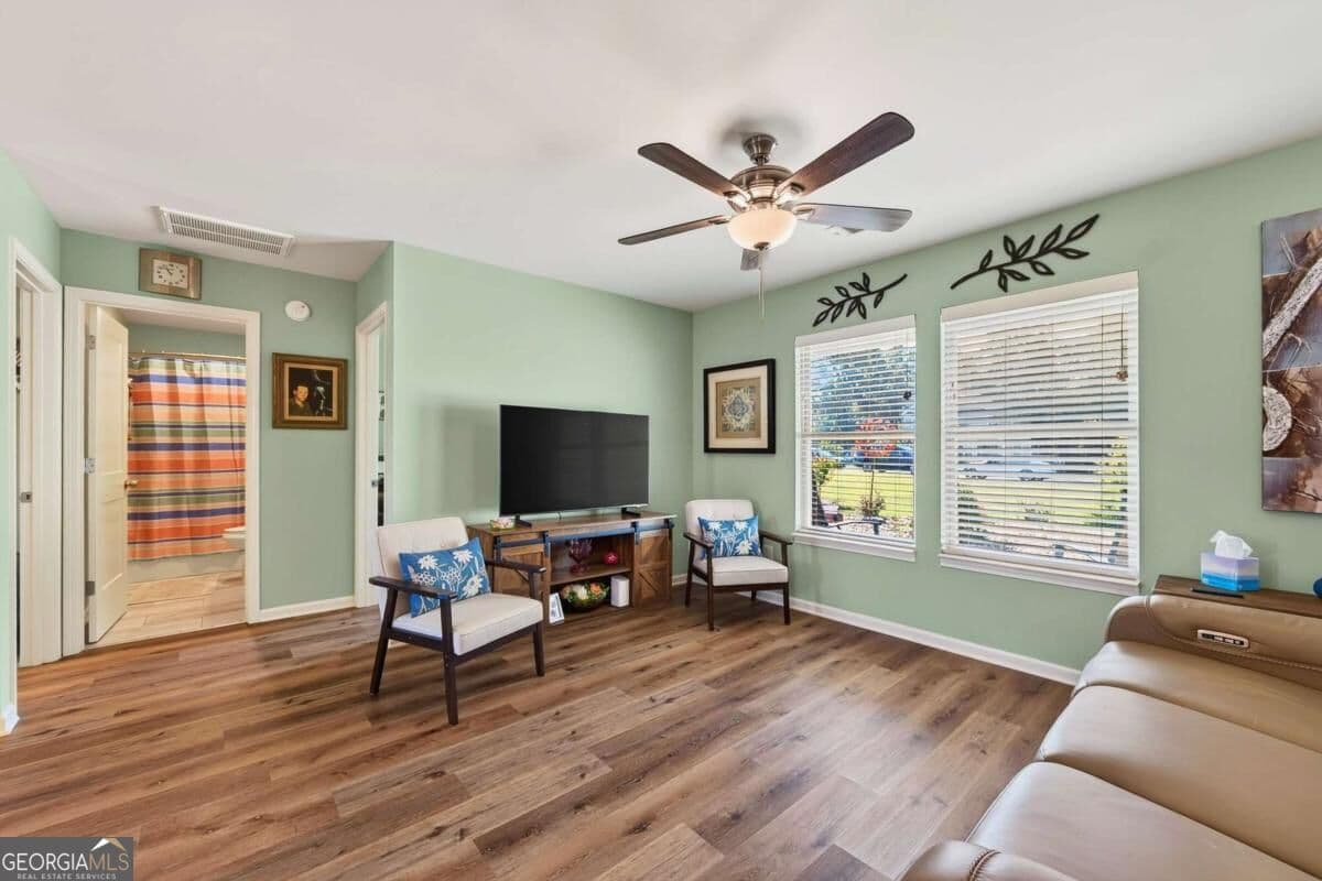 3 bedroom, 2 bathroom, 1,675 sq ft single family residence for sale at 124 Kelly Drive, White, GA 30184 — photo 9