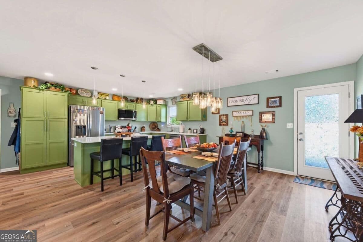 3 bedroom, 2 bathroom, 1,675 sq ft single family residence for sale at 124 Kelly Drive, White, GA 30184 — photo 10