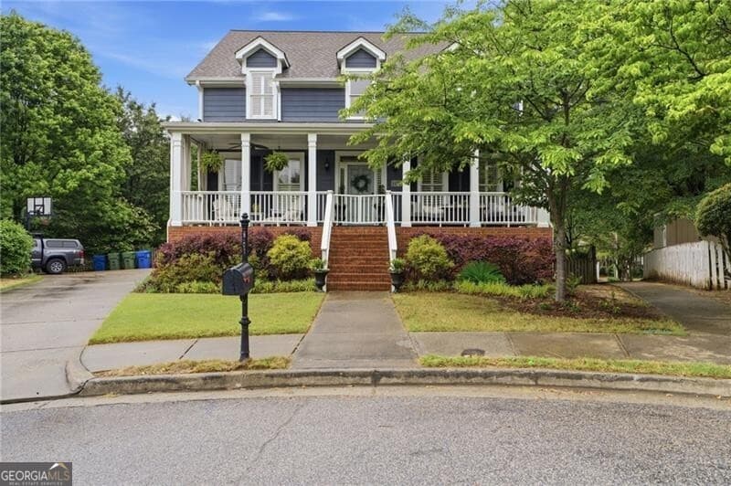 4 bedroom, 2.5 bathroom, 2,600 sq ft single family residence sold at 2170 Whittier Place, Atlanta, GA 30318