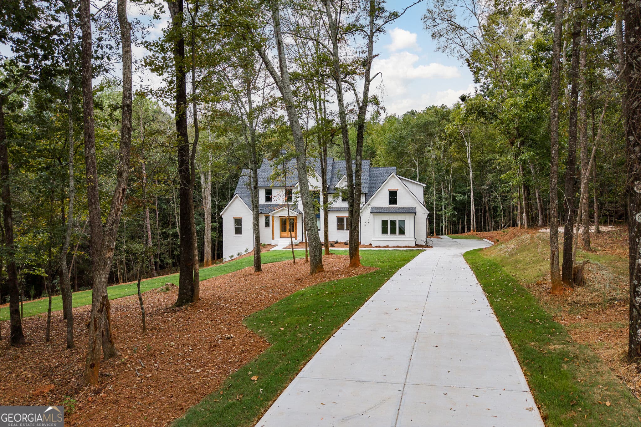 5 bedroom, 5.5 bathroom, 4,171 sq ft single family residence for sale at 242 Carriage Avenue, Jefferson, GA 30549 — photo 3