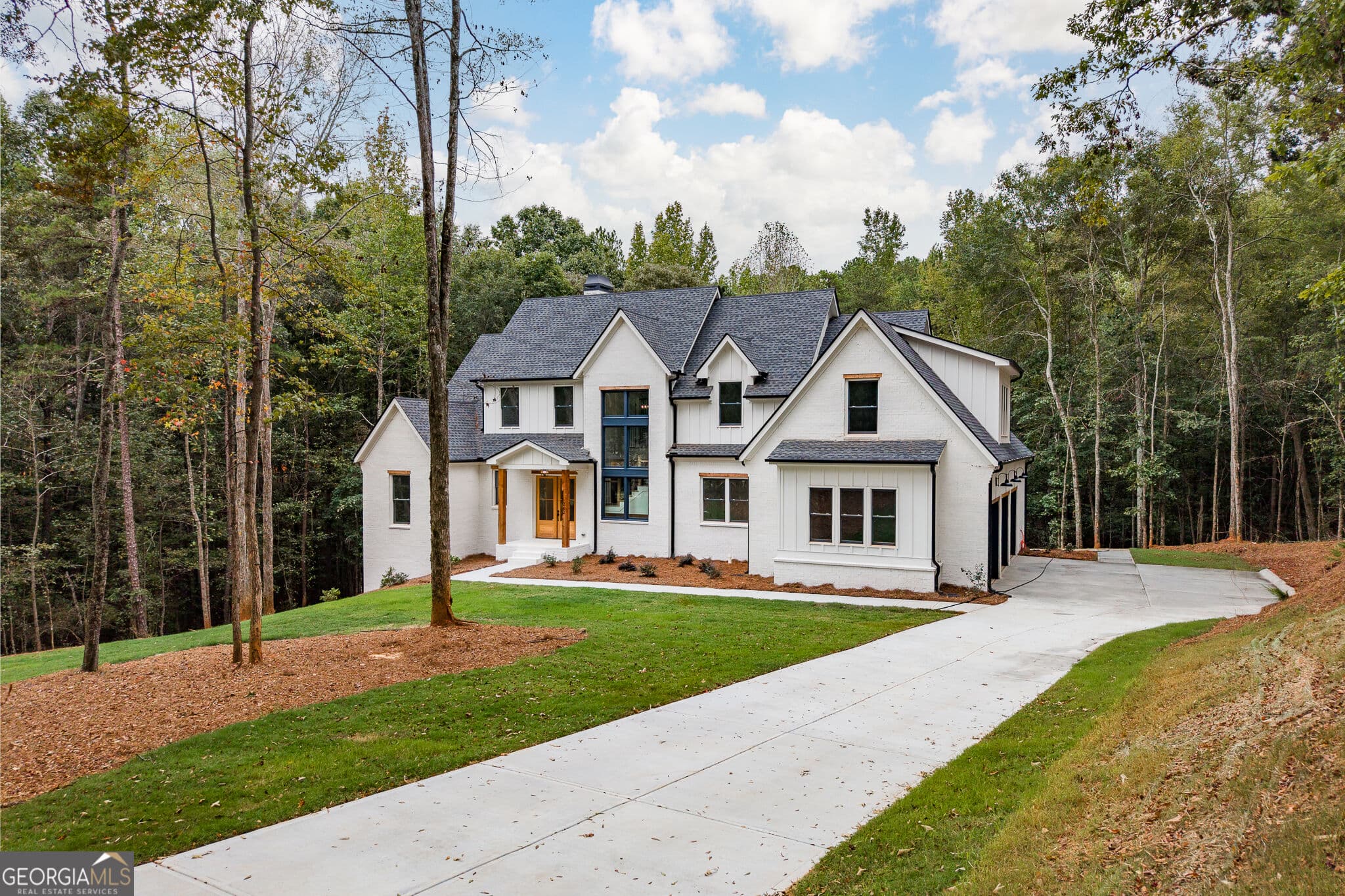 5 bedroom, 5.5 bathroom, 4,171 sq ft single family residence for sale at 242 Carriage Avenue, Jefferson, GA 30549 — photo 4