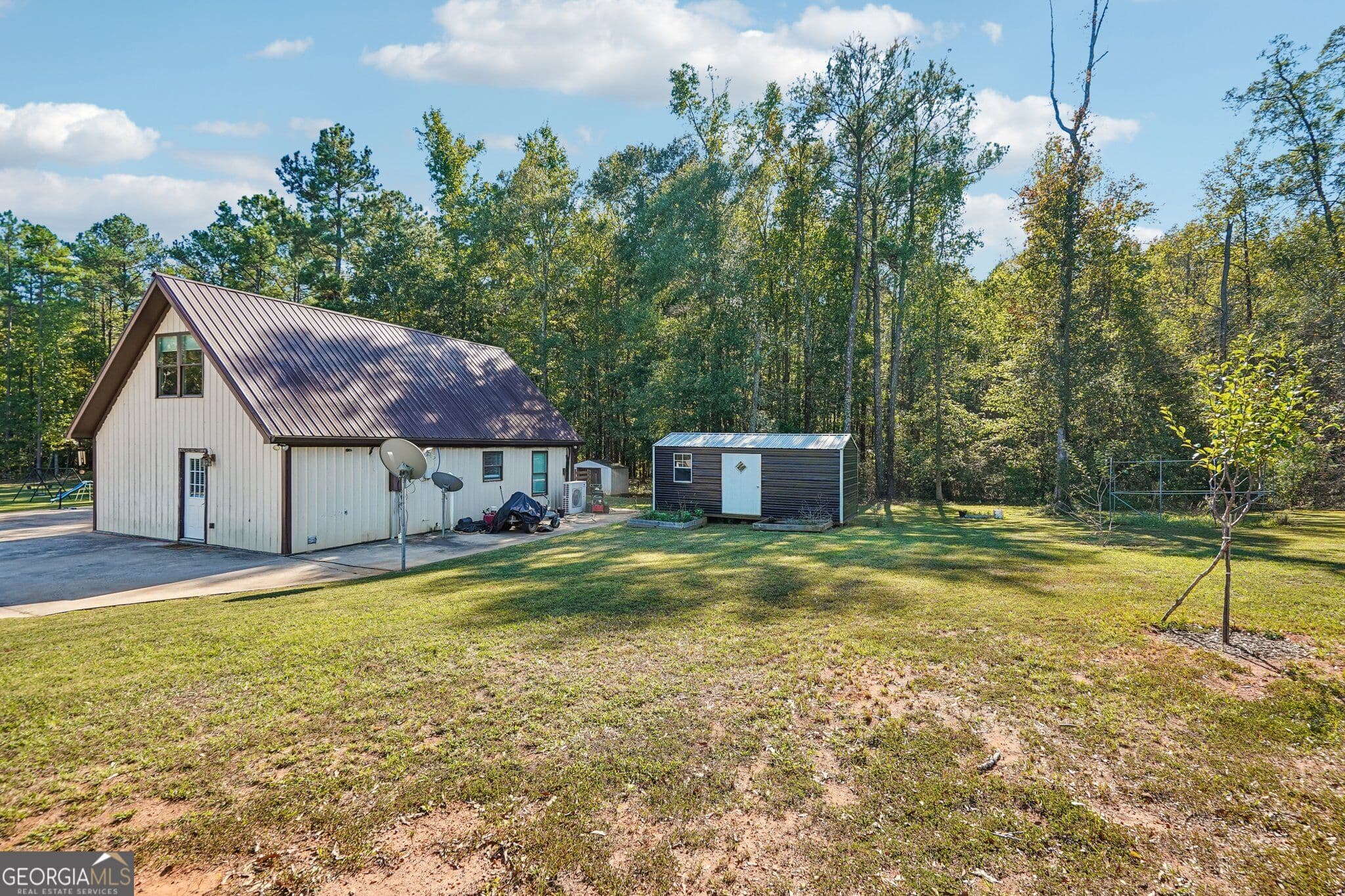 2 bedroom, 1.5 bathroom, 1,464 sq ft single family residence for sale at 1060 Sewell Church Road, Mansfield, GA 30055 — photo 2