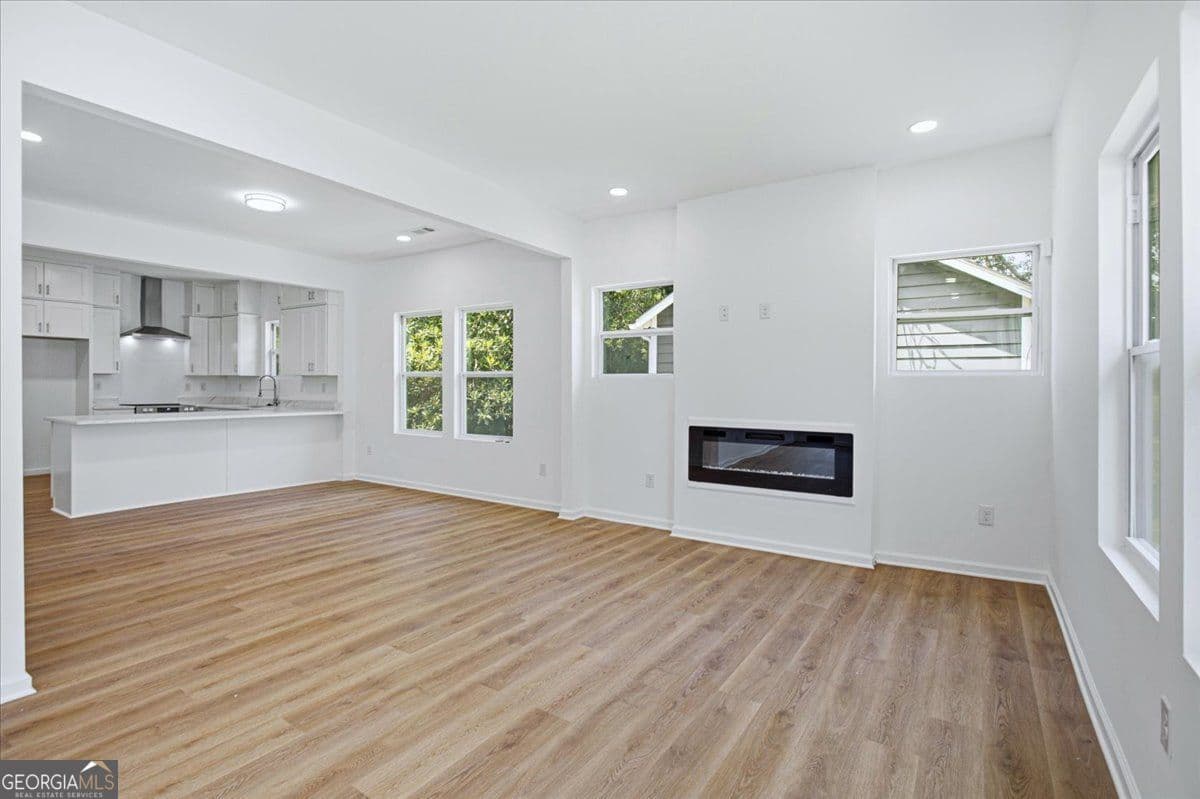 3 bedroom, 2.5 bathroom, 1,835 sq ft single family residence for sale at 1502 Venetian Drive, Atlanta, GA 30311 — photo 6