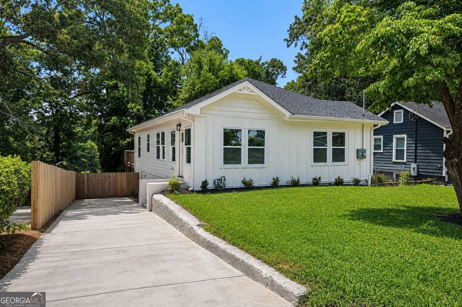 3 bedroom, 2.5 bathroom, 1,835 sq ft single family residence for sale at 1502 Venetian Drive, Atlanta, GA 30311 — photo 1 of 35