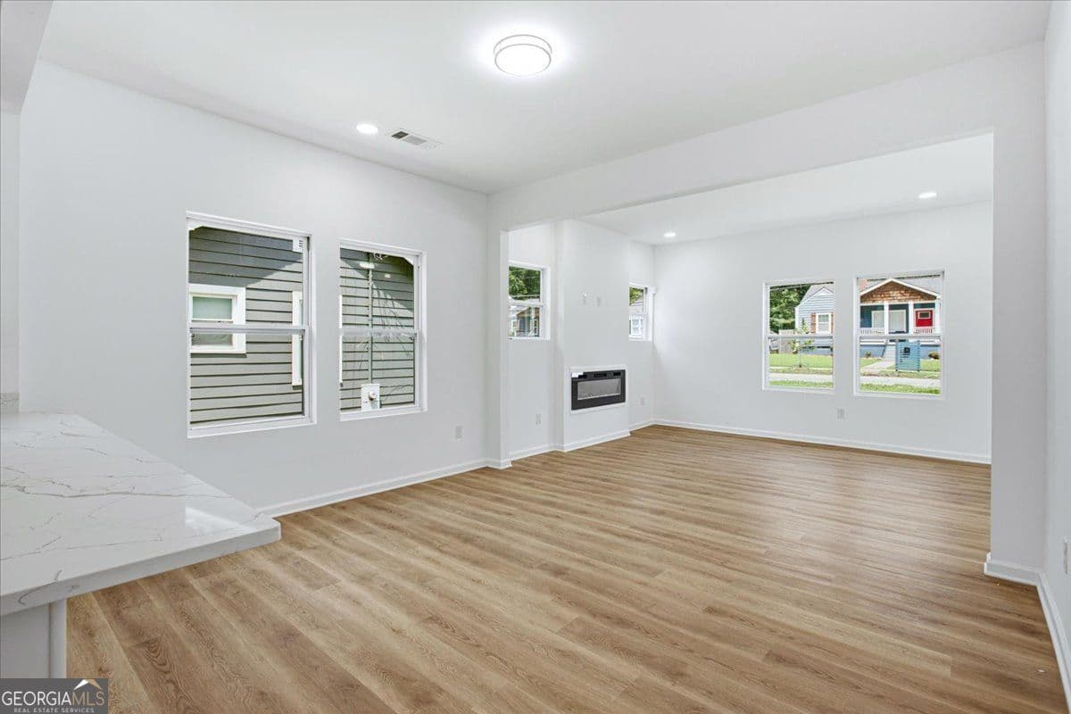 3 bedroom, 2.5 bathroom, 1,835 sq ft single family residence for sale at 1502 Venetian Drive, Atlanta, GA 30311 — photo 9