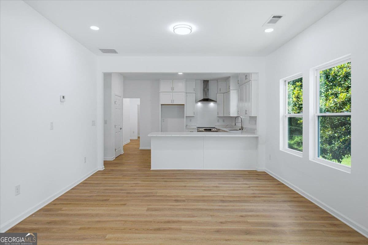 3 bedroom, 2.5 bathroom, 1,835 sq ft single family residence for sale at 1502 Venetian Drive, Atlanta, GA 30311 — photo 8