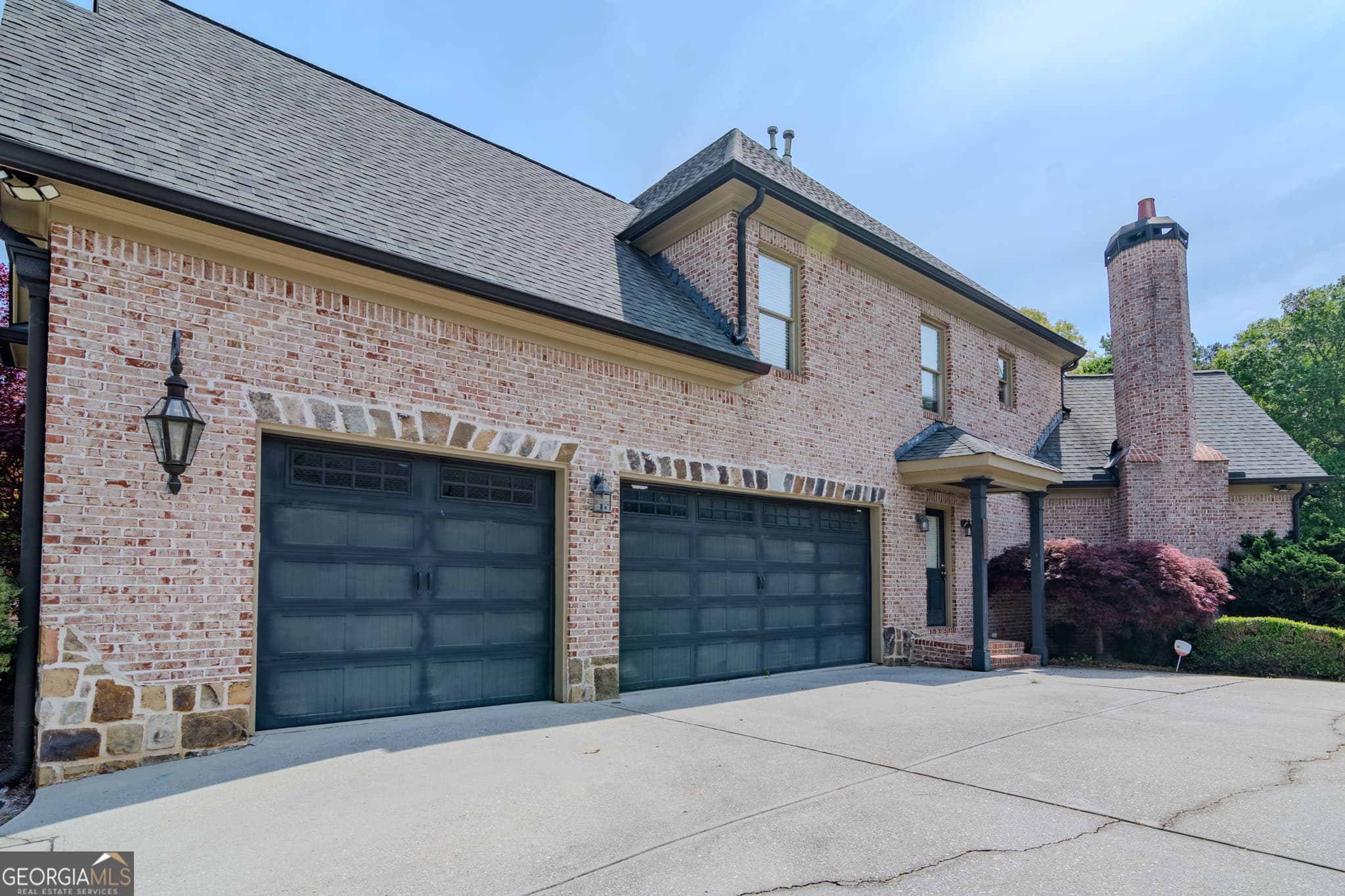 5 bedroom, 5.5 bathroom, 8,430 sq ft single family residence for sale at 818 Natchez Valley Trace, Grayson, GA 30017 — photo 4