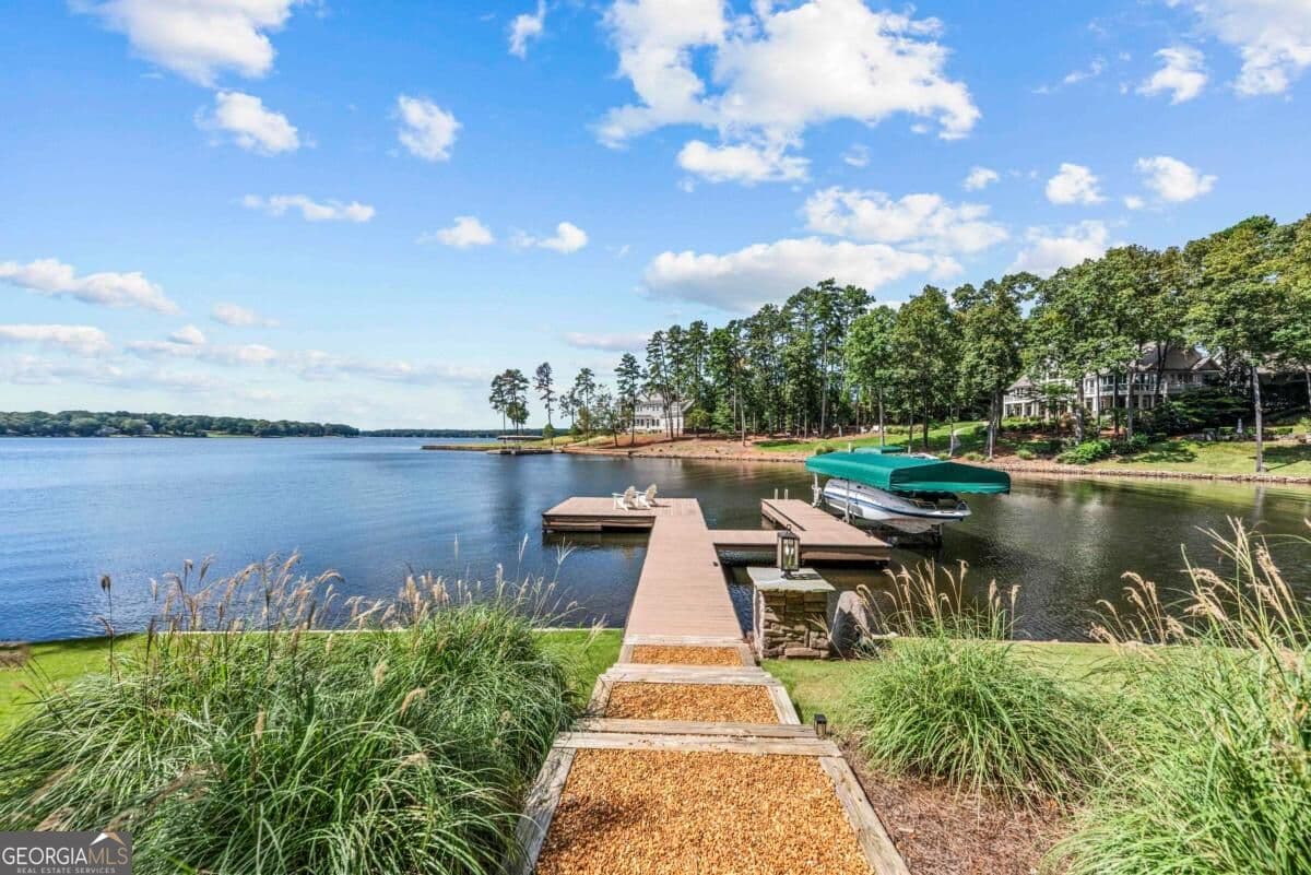 6 bedroom, 6.5 bathroom, 7,201 sq ft single family residence for sale at 1041 Ruths Way, Greensboro, GA 30642 — photo 5