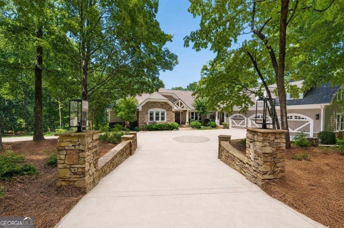 6 bedroom, 6.5 bathroom, 7,201 sq ft single family residence for sale at 1041 Ruths Way, Greensboro, GA 30642 — photo 8