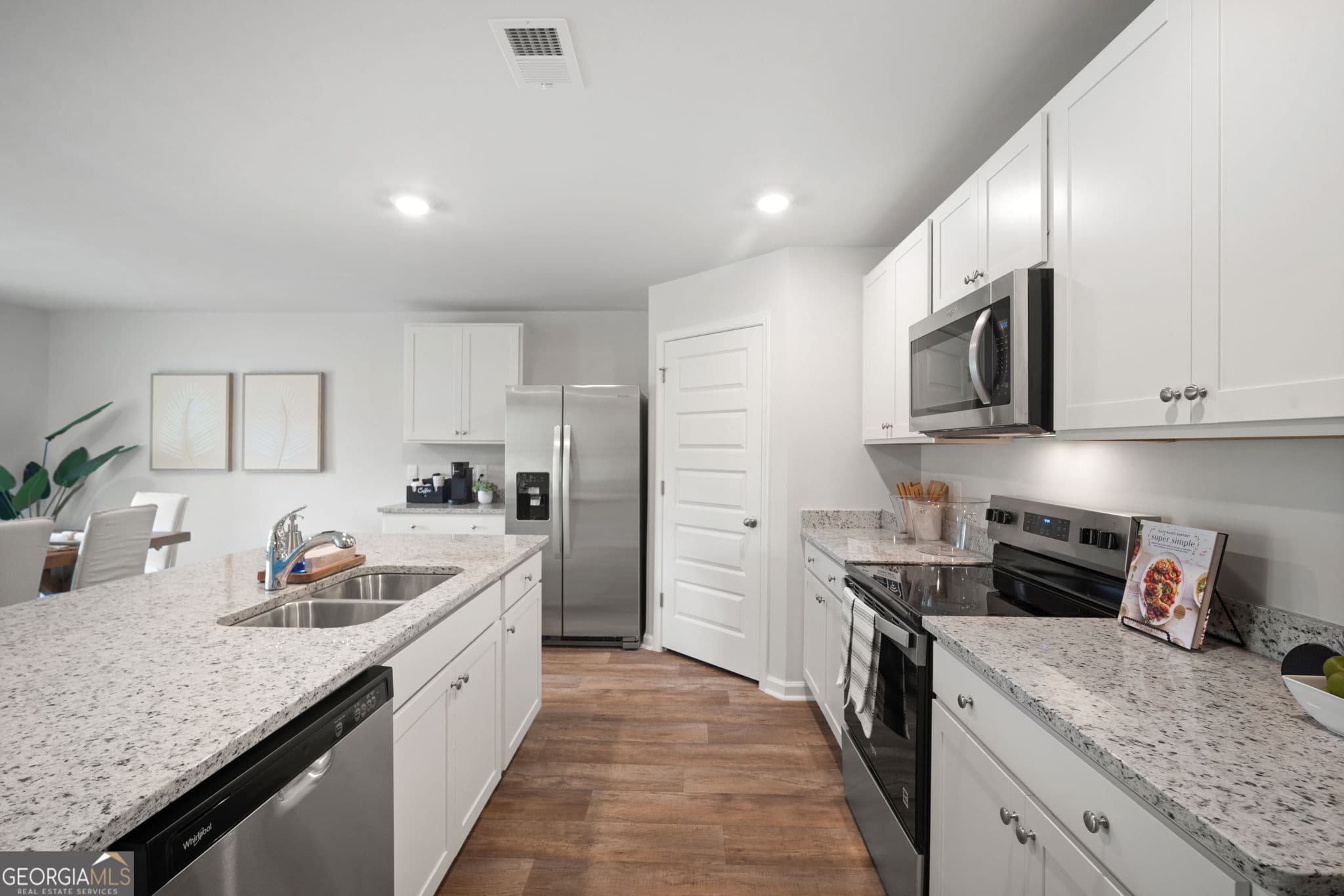 4 bedroom, 2 bathroom, 1,774 sq ft single family residence under contract at 141 Timber Road, Statesboro, GA 30458 — photo 6