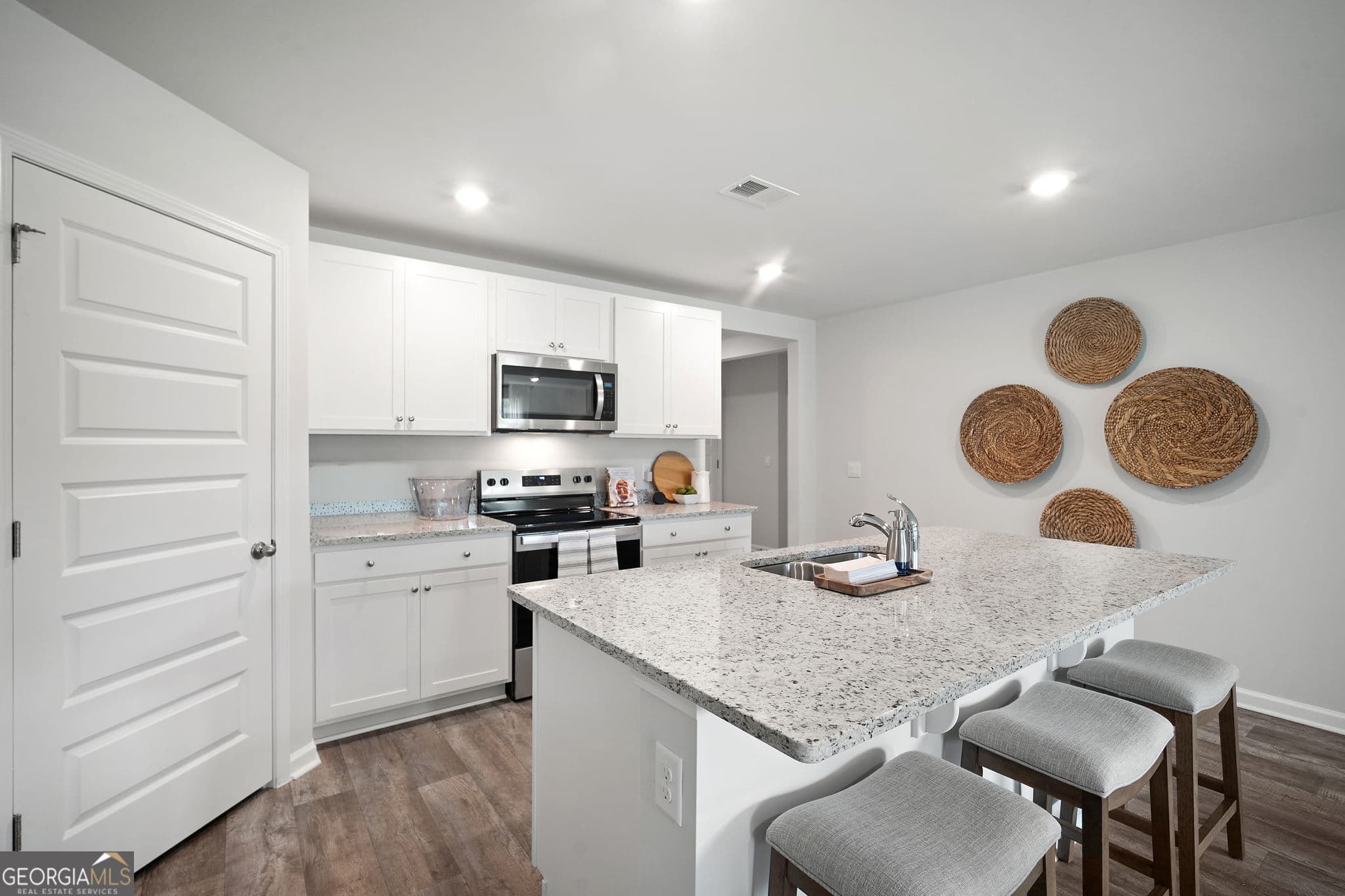 4 bedroom, 2 bathroom, 1,774 sq ft single family residence under contract at 141 Timber Road, Statesboro, GA 30458 — photo 9