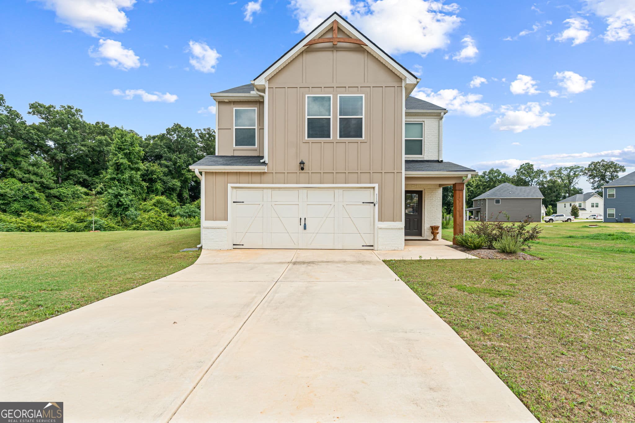 4 bedroom, 3 bathroom, 2,009 sq ft single family residence for sale at 110 Red Barn Court, Perry, GA 31069 — photo 1 of 32