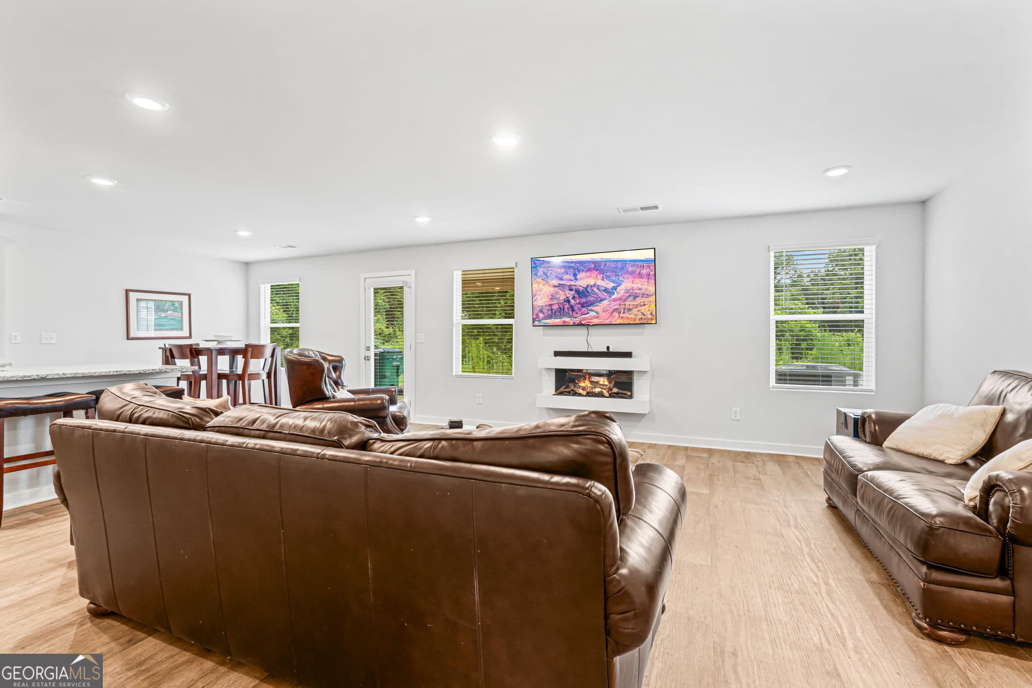 4 bedroom, 3 bathroom, 2,009 sq ft single family residence for sale at 110 Red Barn Court, Perry, GA 31069 — photo 5