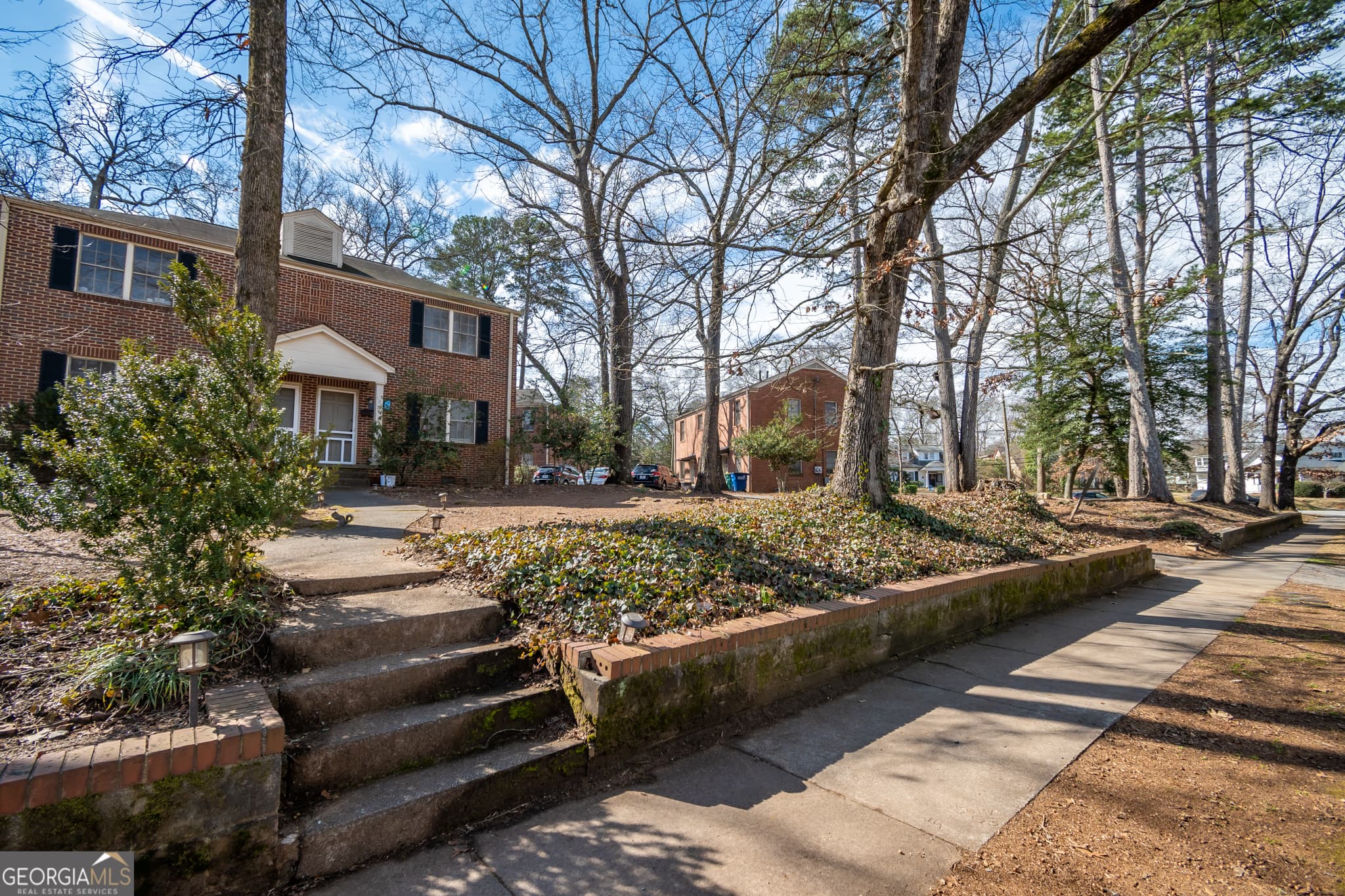 2 bedroom, 1 bathroom, 988 sq ft duplex for rent at 1439 Milledge Avenue, Athens, GA 30605 for $1,700 a month — photo 2