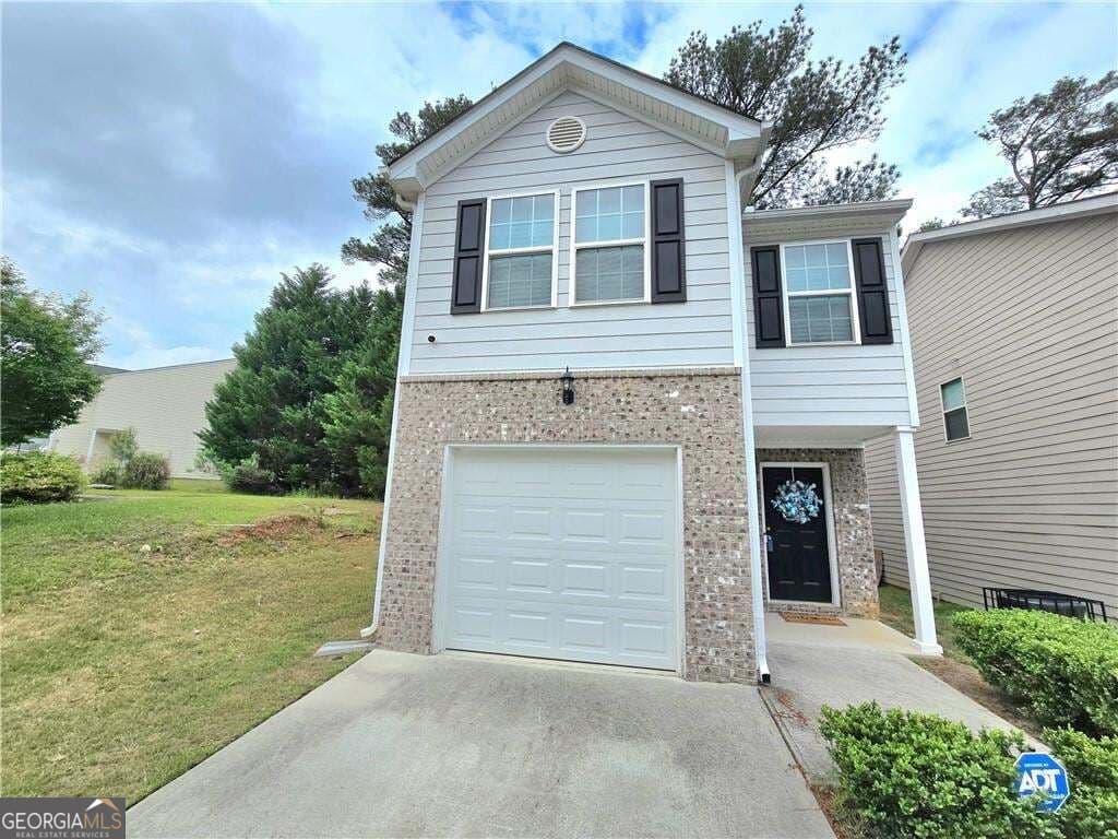 3 bedroom, 2.5 bathroom, 1,600 sq ft single family residence for sale at 2365 Hackamore Drive, Atlanta, GA 30349 — photo 2