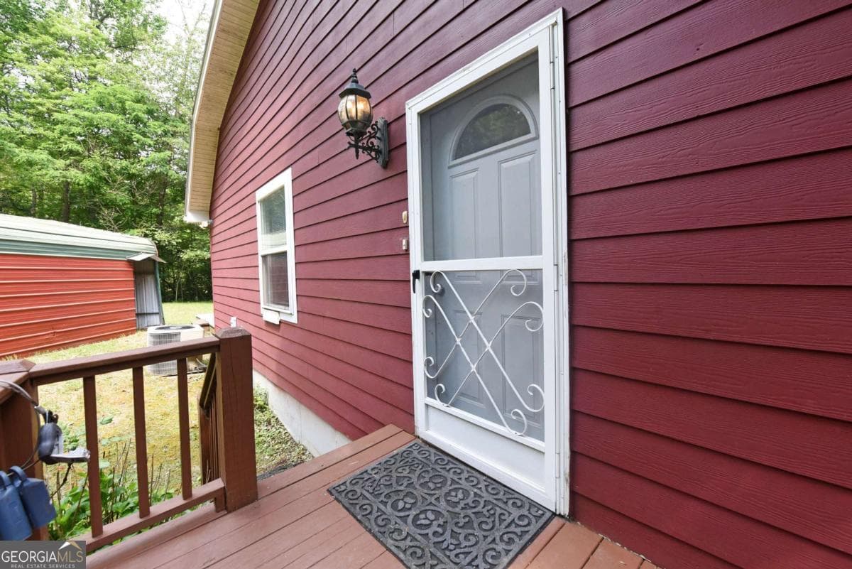 2 bedroom, 3.5 bathroom, 3,000 sq ft single family residence under contract at 34 Summerhill Lane, Blairsville, GA 30512 — photo 4