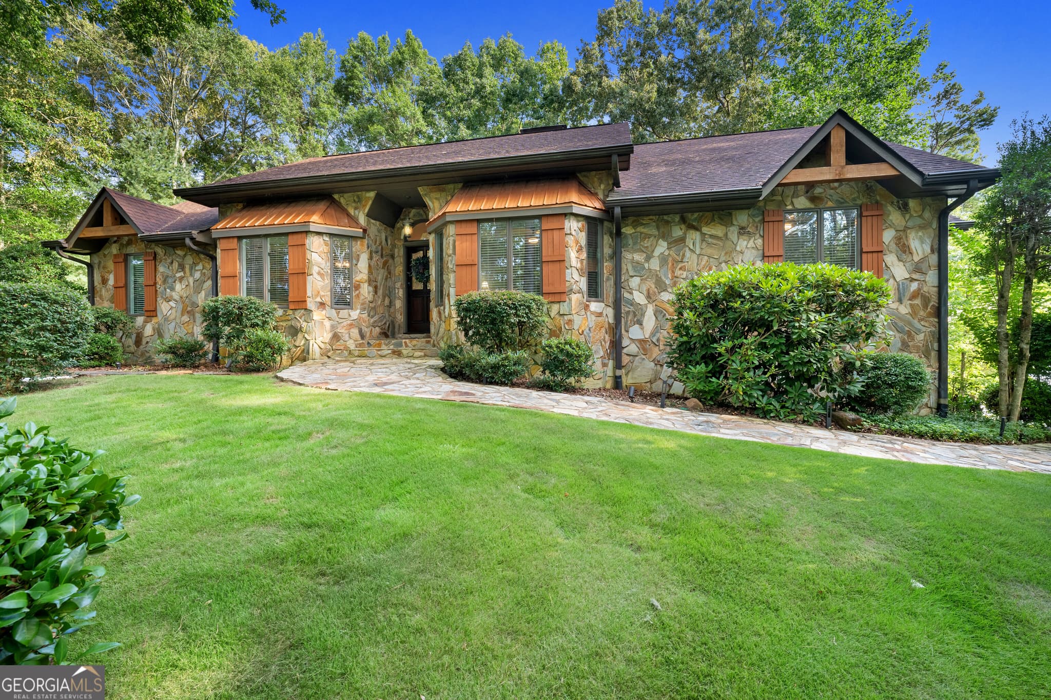 3 bedroom, 3 bathroom, 2,710 sq ft single family residence under contract at 323 N Shores Drive, Westminster, SC 29693