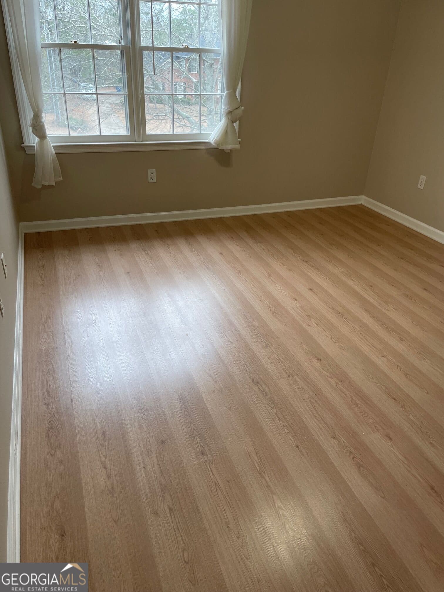 4 bedroom, 4 bathroom single family residence for rent at 240 W Huntington Road, Bogart, GA 30622 for $3,000 a month — photo 5