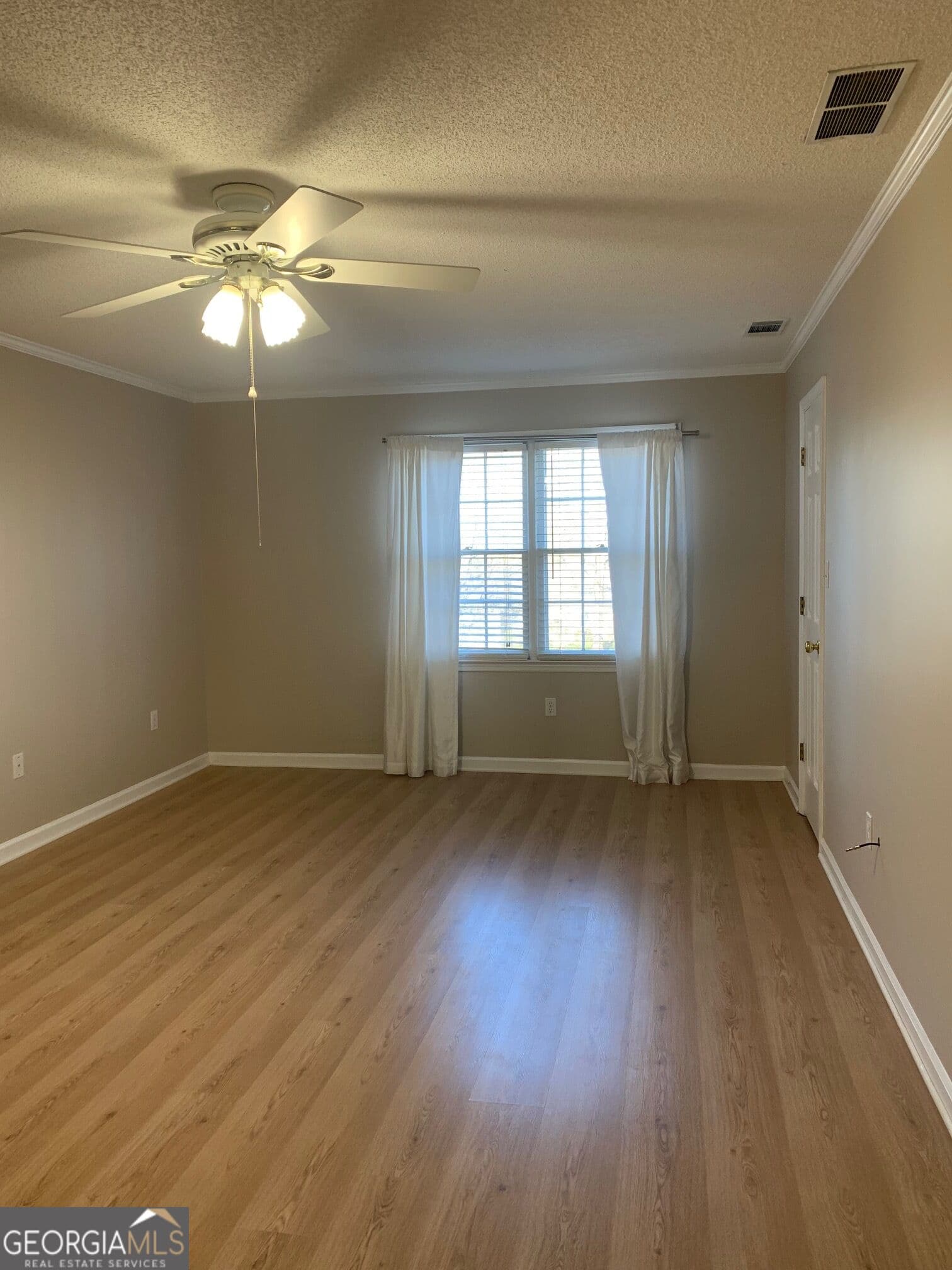 4 bedroom, 4 bathroom single family residence for rent at 240 W Huntington Road, Bogart, GA 30622 for $3,000 a month — photo 8