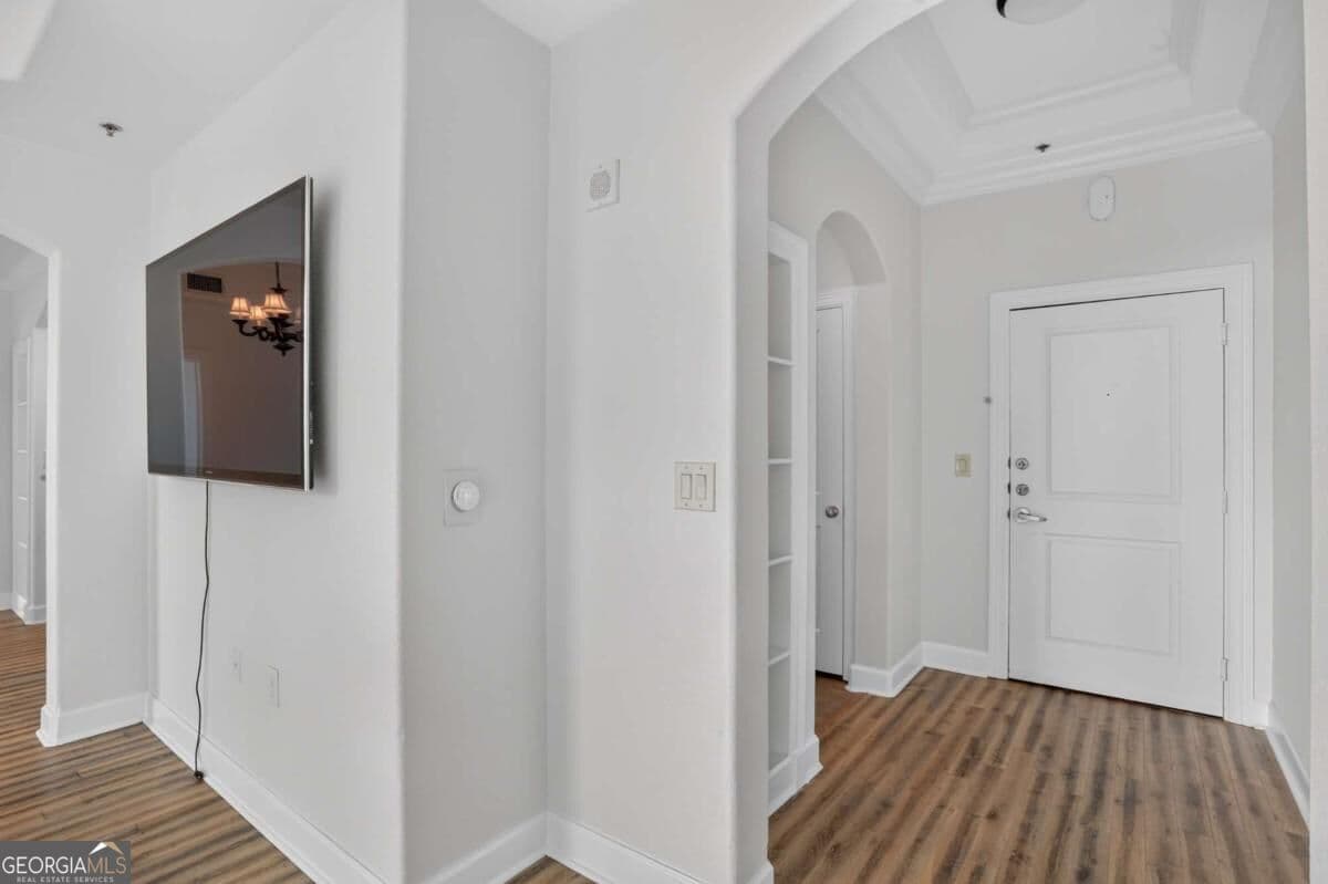 2 bedroom, 2 bathroom, 1,363 sq ft condominium for sale at 3445 Stratford Road 2307, Atlanta, GA 30326 — photo 2