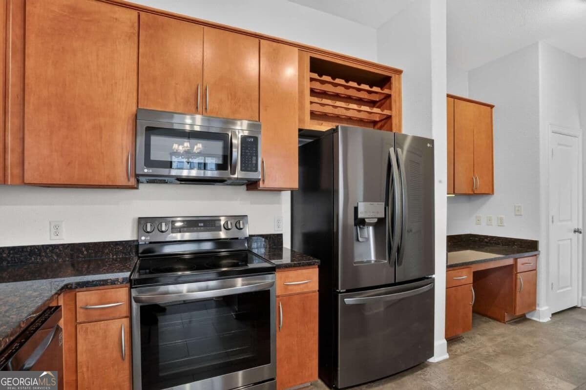 2 bedroom, 2 bathroom, 1,363 sq ft condominium for sale at 3445 Stratford Road 2307, Atlanta, GA 30326 — photo 7