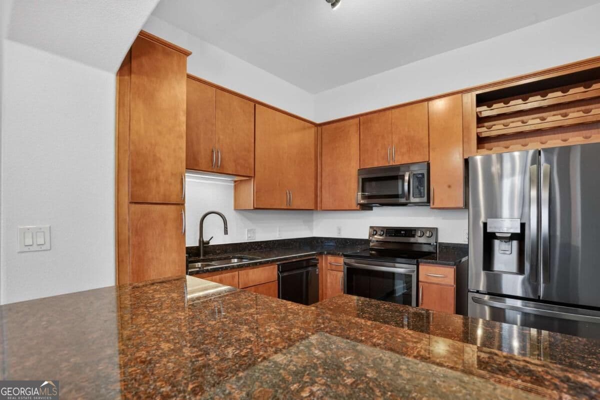 2 bedroom, 2 bathroom, 1,363 sq ft condominium for sale at 3445 Stratford Road 2307, Atlanta, GA 30326 — photo 9