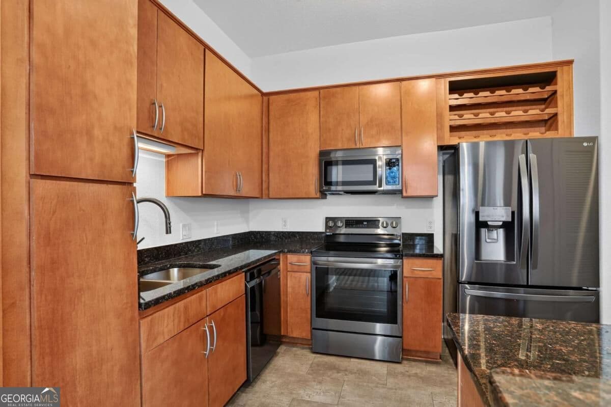 2 bedroom, 2 bathroom, 1,363 sq ft condominium for sale at 3445 Stratford Road 2307, Atlanta, GA 30326 — photo 8
