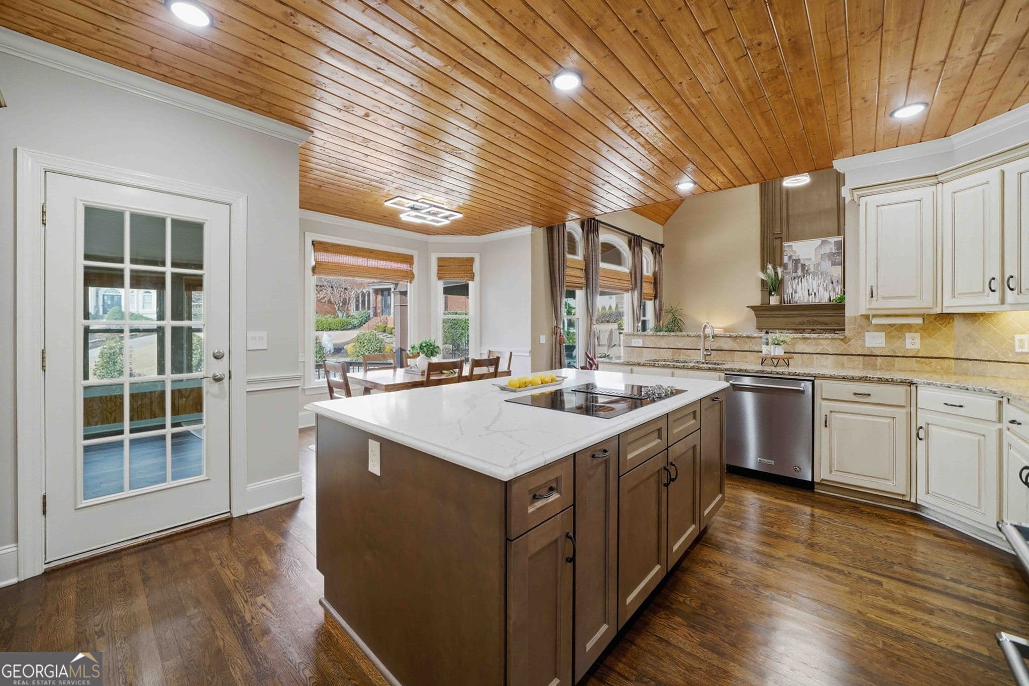 5 bedroom, 4 bathroom, 5,272 sq ft single family residence for sale at 1105 Dapplefawn Court, Alpharetta, GA 30005 — photo 3