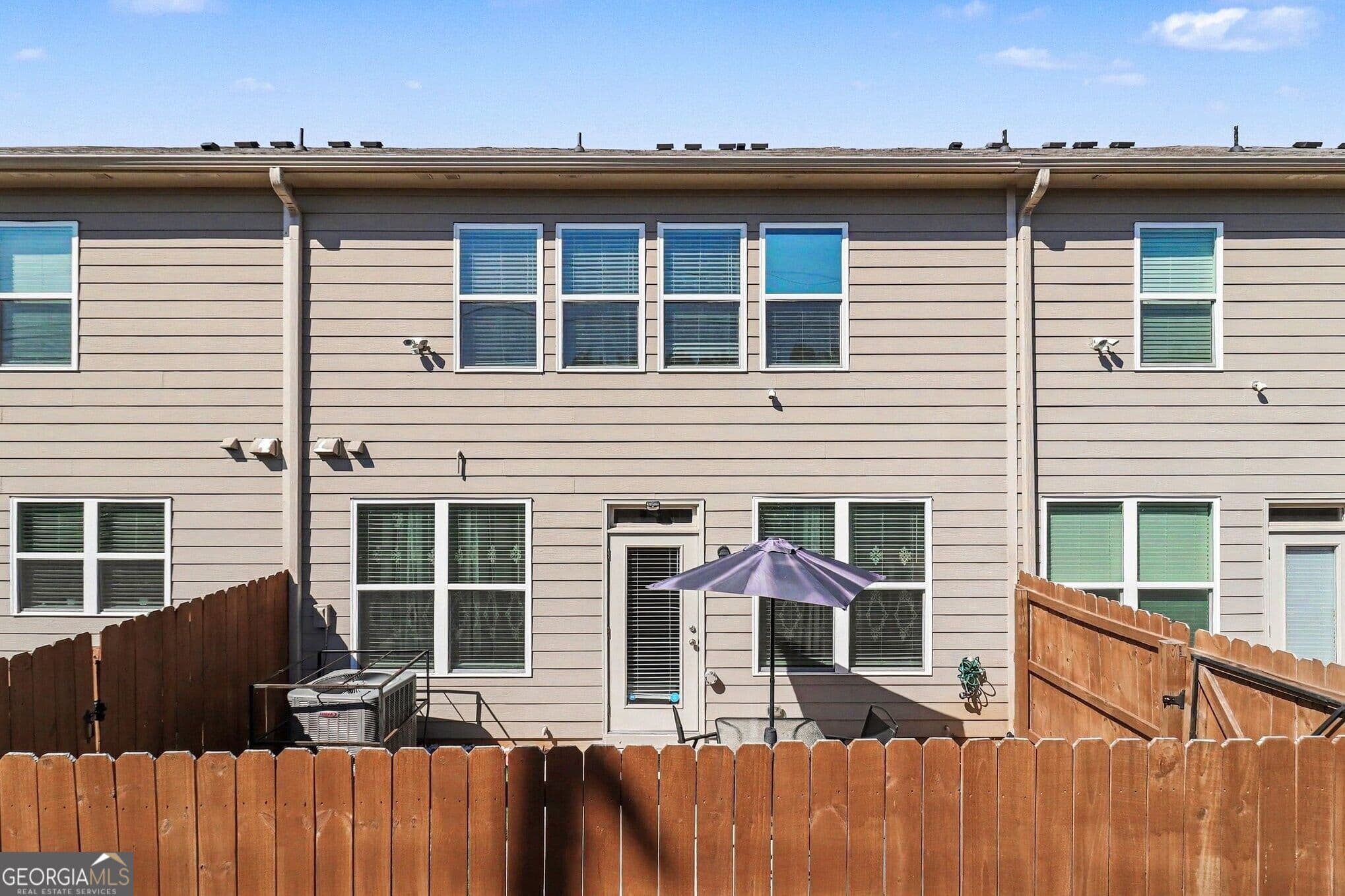 3 bedroom, 2.5 bathroom, 1,911 sq ft townhouse for sale at 5357 Radford Loop, Fairburn, GA 30213 — photo 8