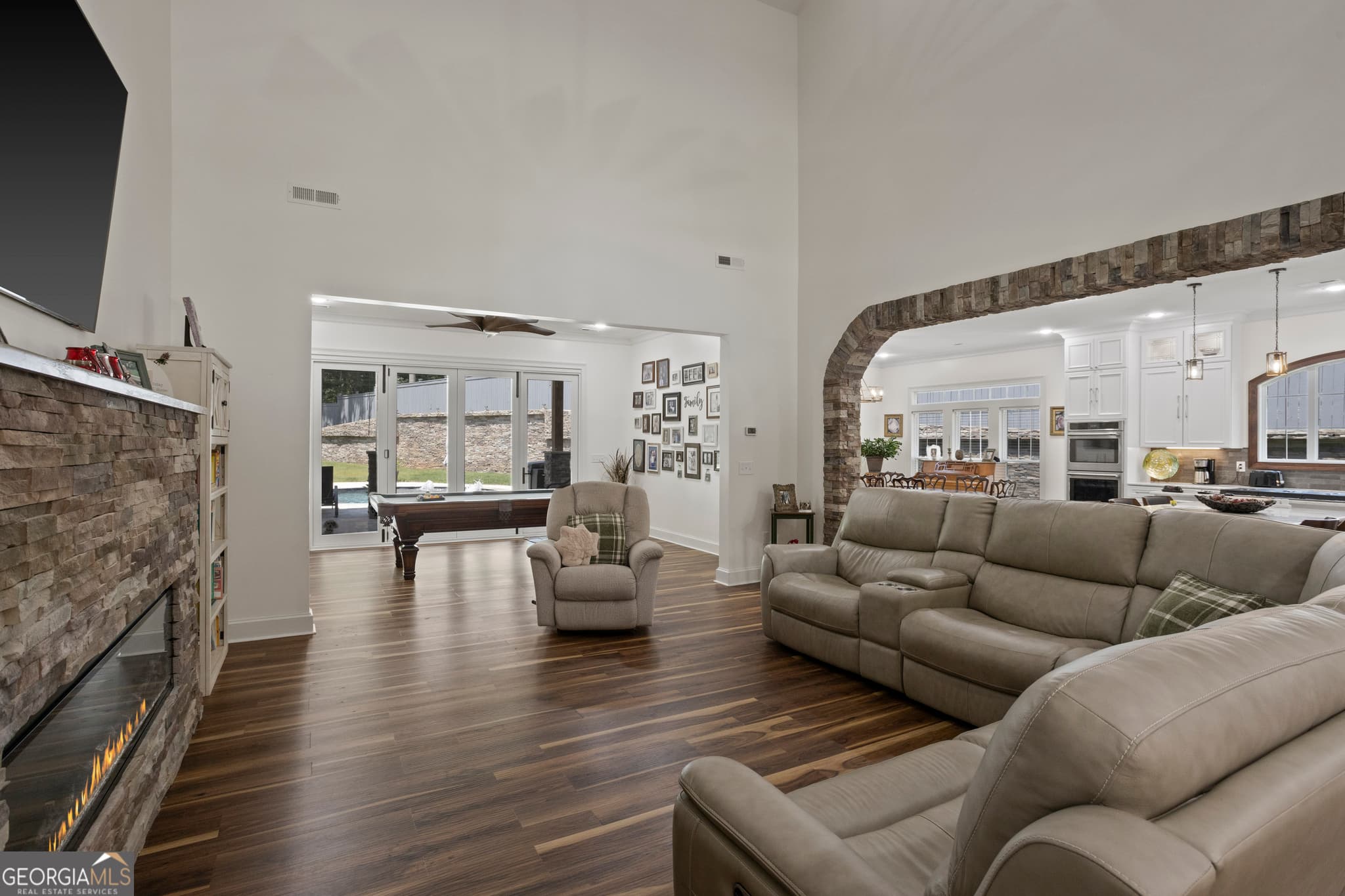 4 bedroom, 4.5 bathroom, 4,018 sq ft single family residence for sale at 218 Riverlake Road, Fair Play, SC 29643 — photo 6