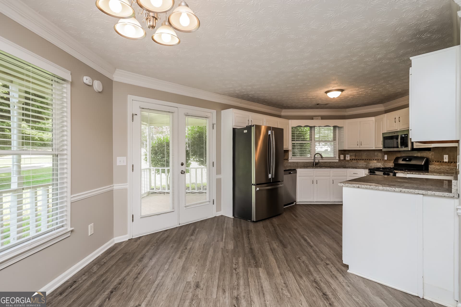3 bedroom, 2 bathroom, 1,727 sq ft single family residence for sale at 340 Freeman Drive, Covington, GA 30016 — photo 5