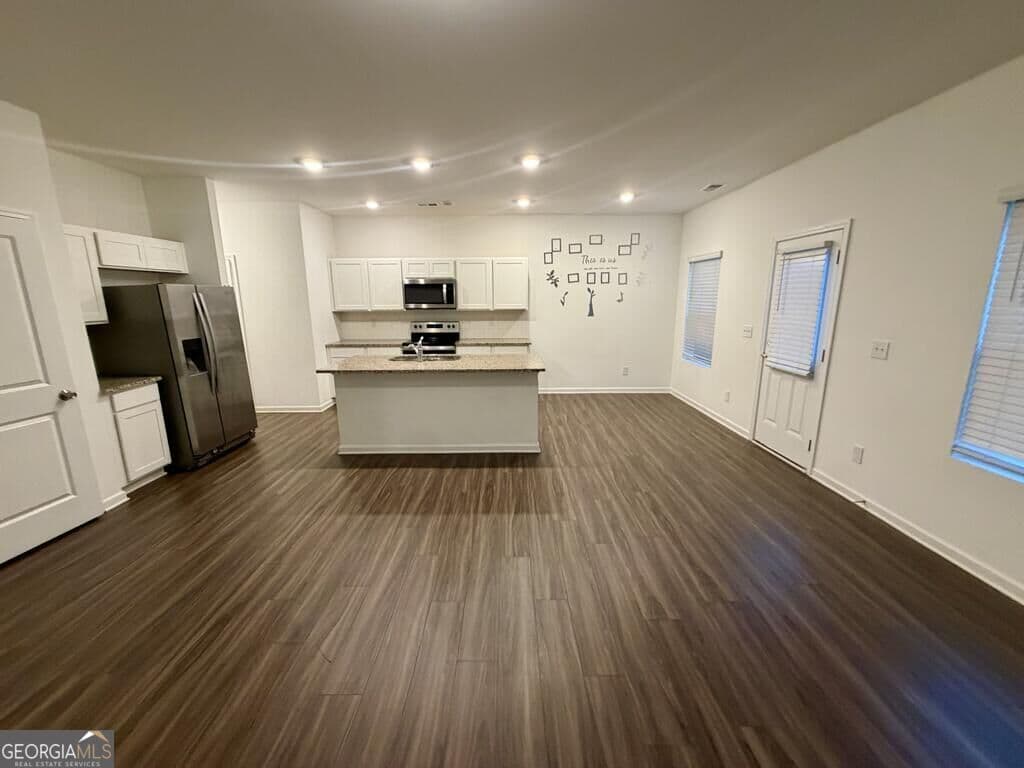 3 bedroom, 2.5 bathroom, 1,772 sq ft townhouse for sale at 1408 Ben Park Way, Grayson, GA 30017 — photo 6
