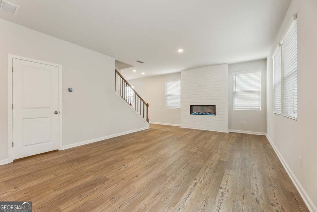 4 bedroom, 4 bathroom, 2,343 sq ft single family residence for sale at 8039 Dickens Drive, Fairburn, GA 30213 — photo 5