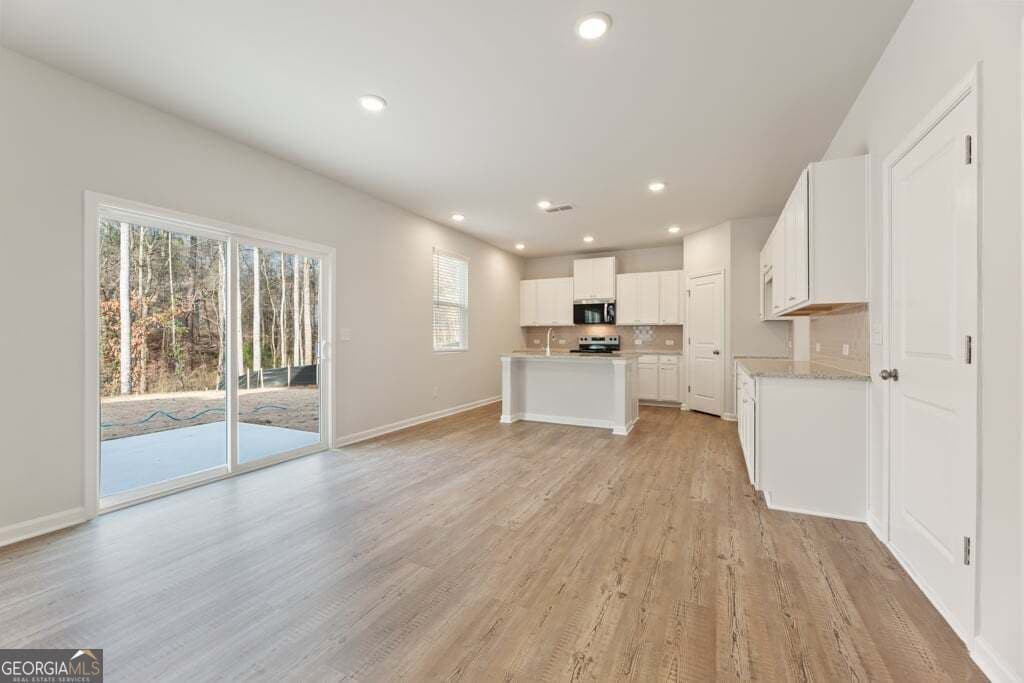4 bedroom, 4 bathroom, 2,343 sq ft single family residence for sale at 8039 Dickens Drive, Fairburn, GA 30213 — photo 8