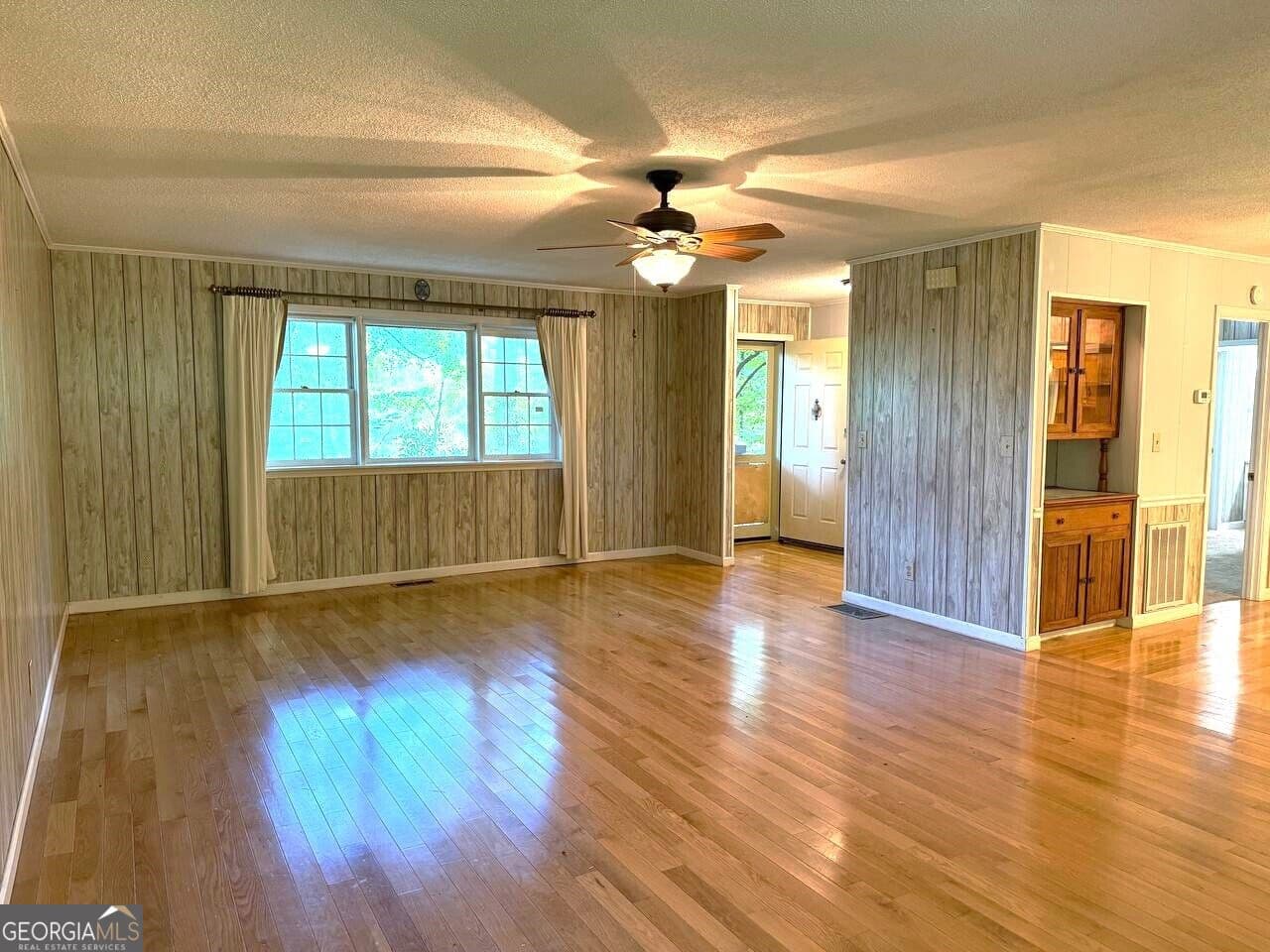 3 bedroom, 2 bathroom, 1,666 sq ft single family residence for sale at 398 Taylors Chapel Road, Rabun Gap, GA 30568 — photo 7